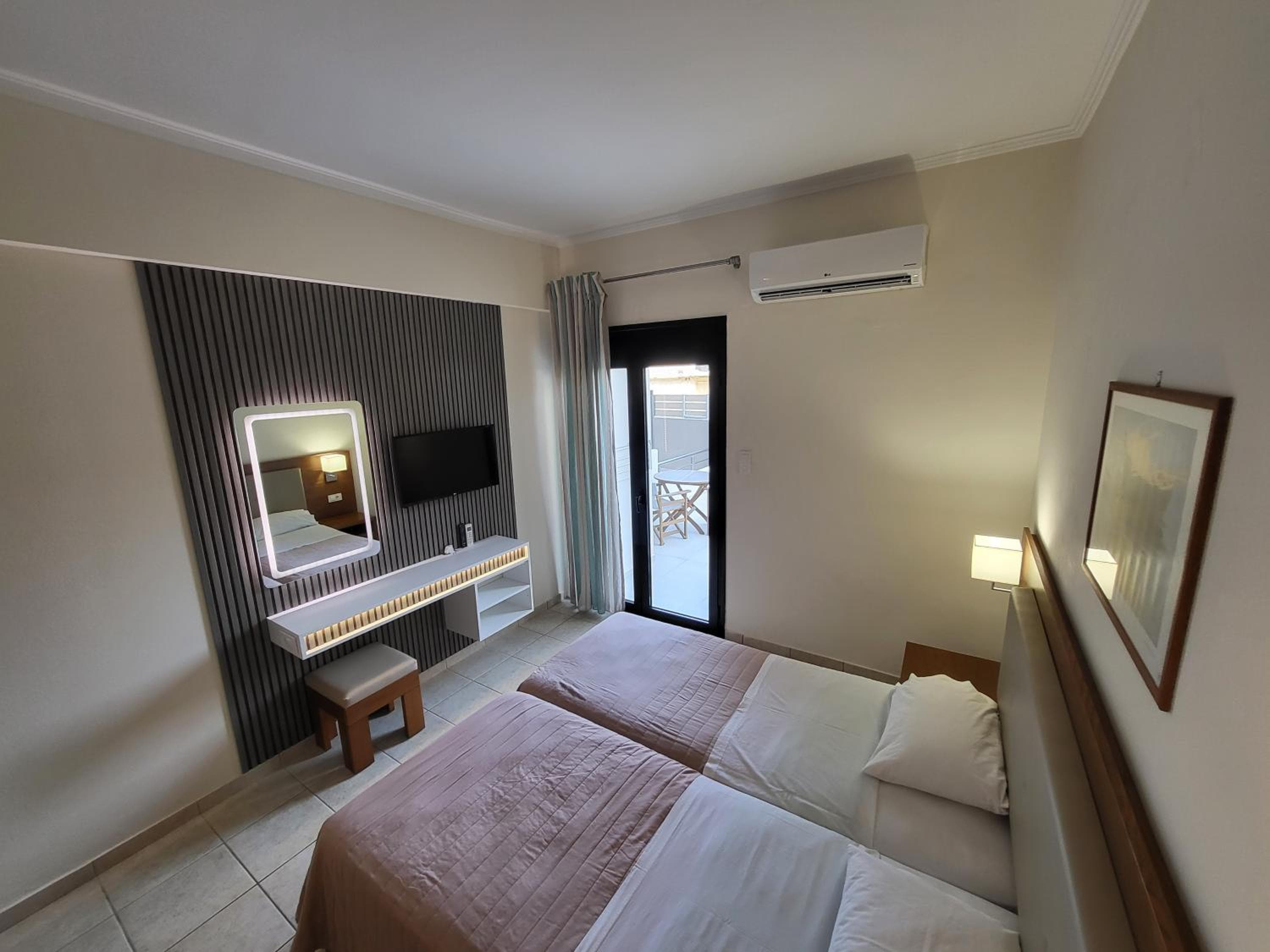 Christina Beach Hotel, Kissamos, photo 2