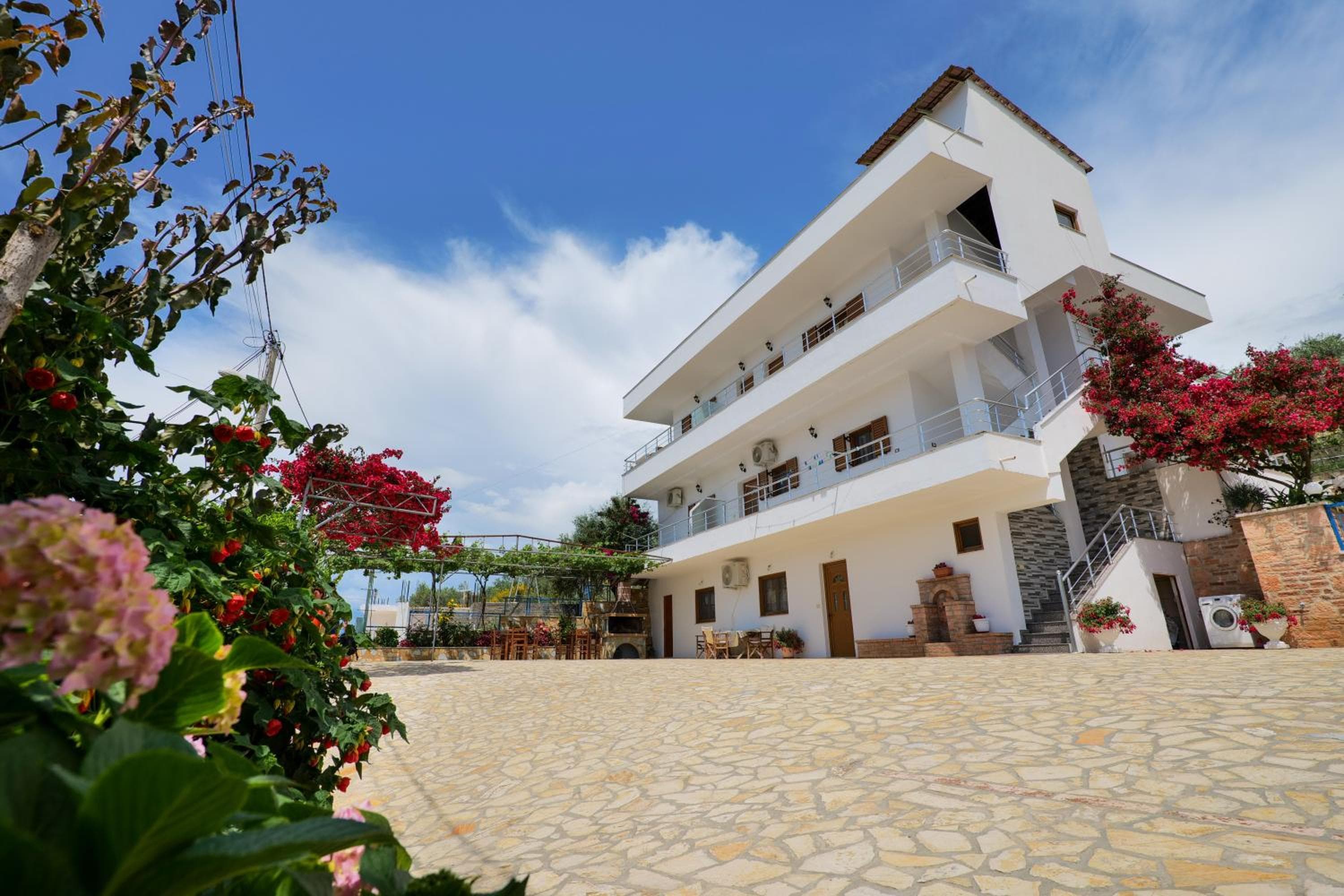Vila Genci, Ksamil