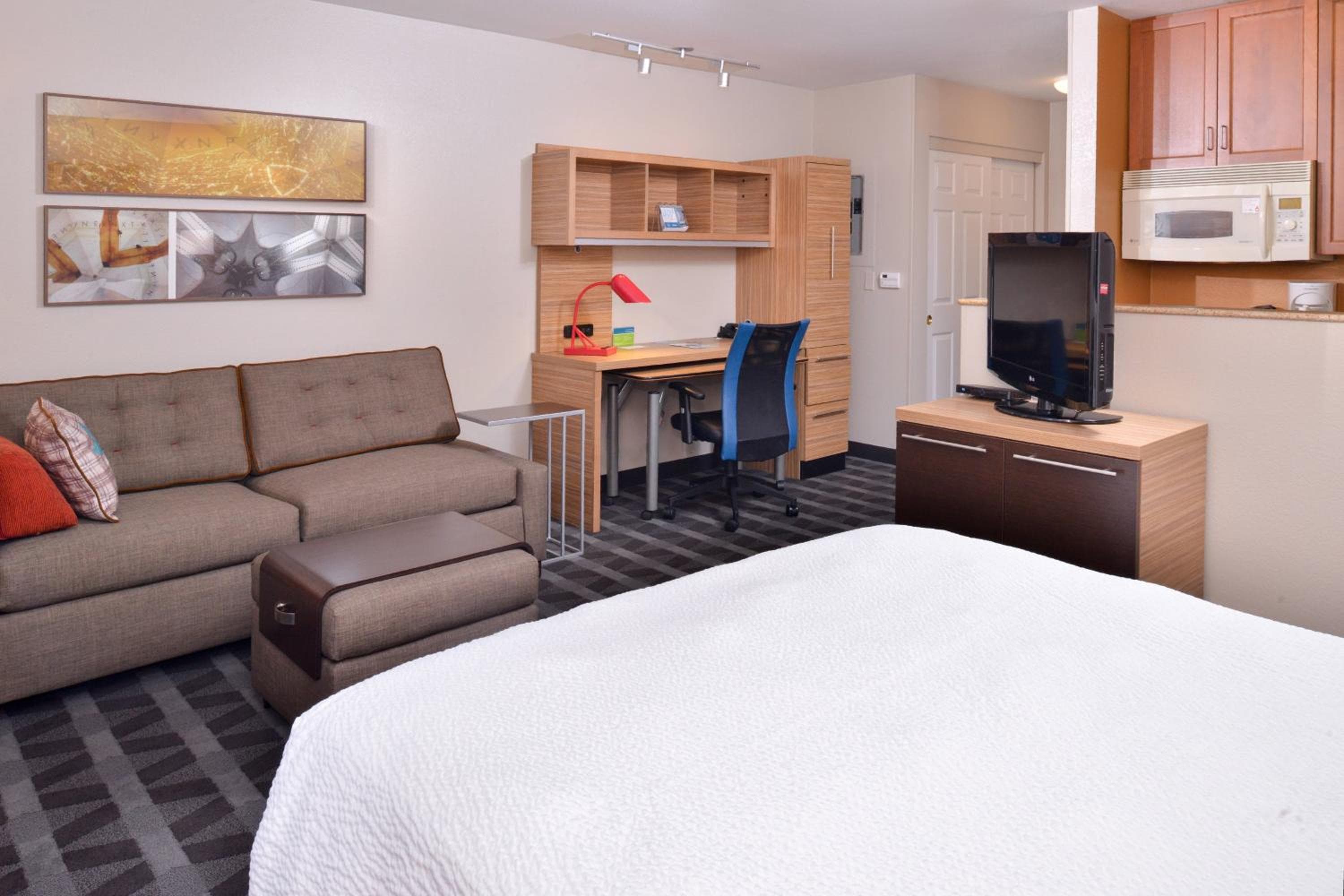TownePlace Suites by Marriott Ontario Airport, Rancho Cucamonga, photo 3