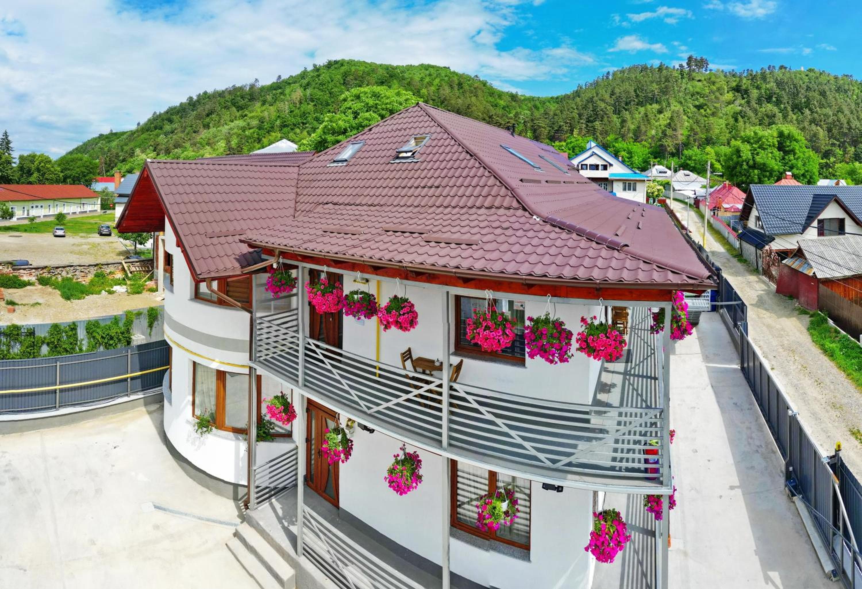 VAIAS Apartamente cu Terasa si Vedere Munte, Tîrgu Neamţ