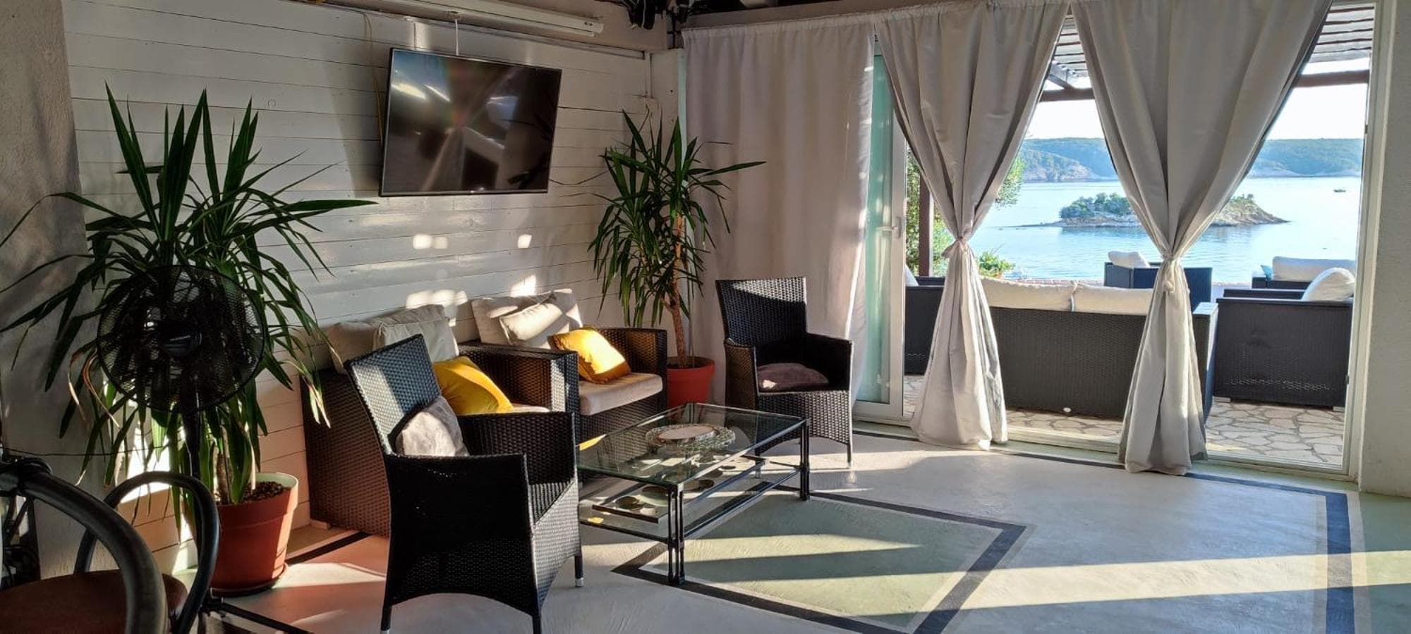Apartments by the Beach with Pool and Lounge Beds - Miral Apartments, Supetarska Draga, photo 6