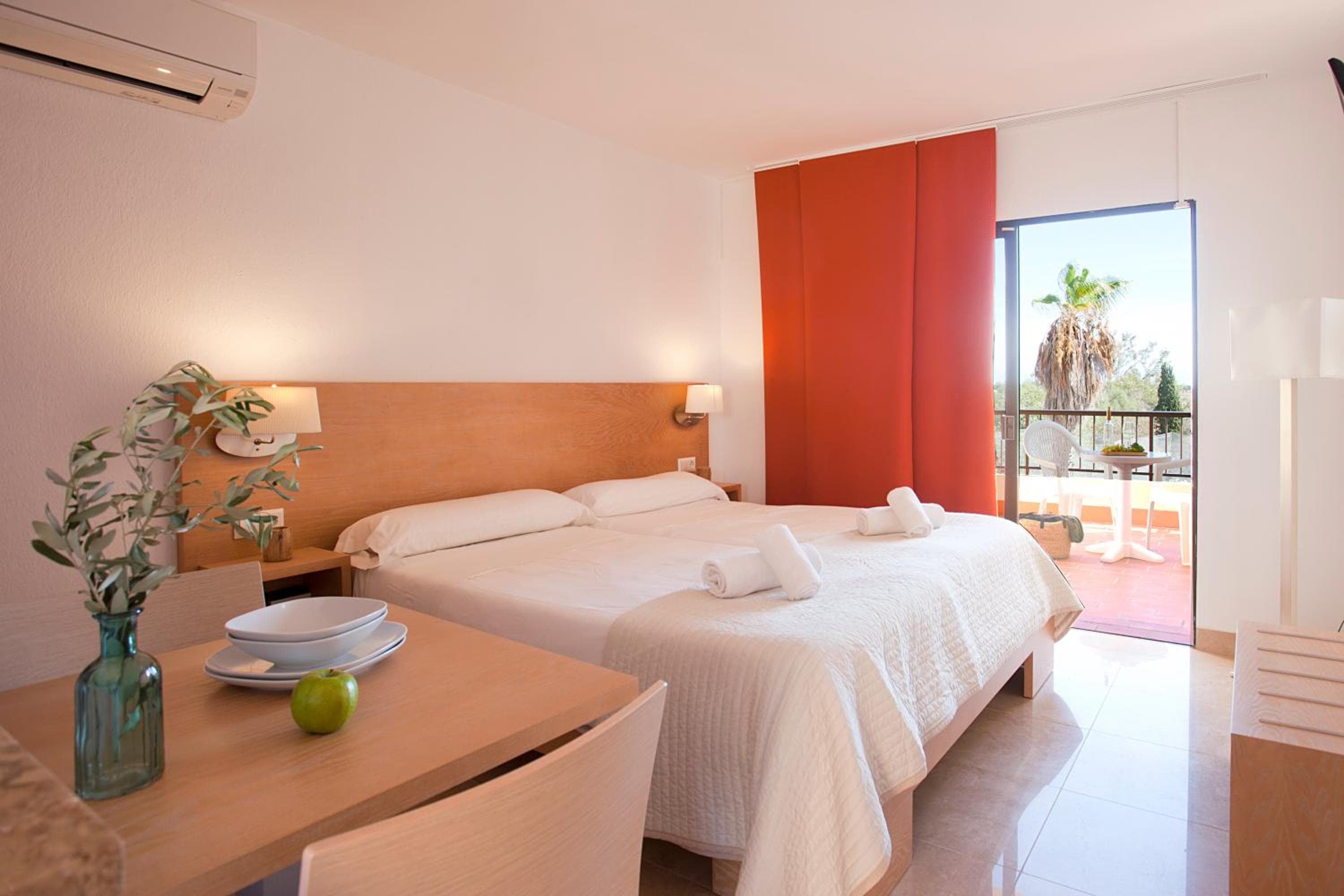 Apartamentos Sol Romántica by DOT Suites, Cala Romantica, photo 4