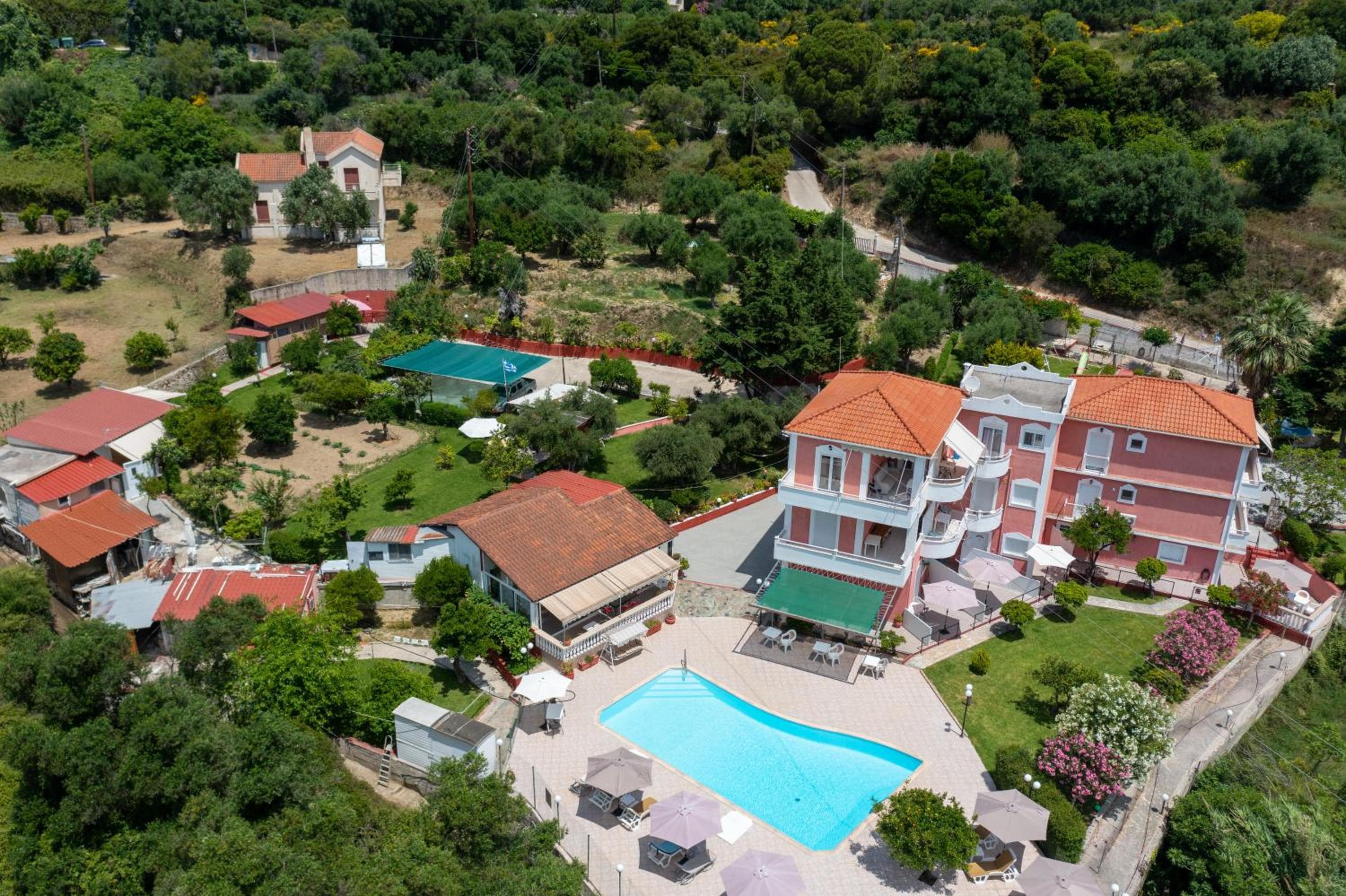 Amazona Apartments and Studios, Spartia