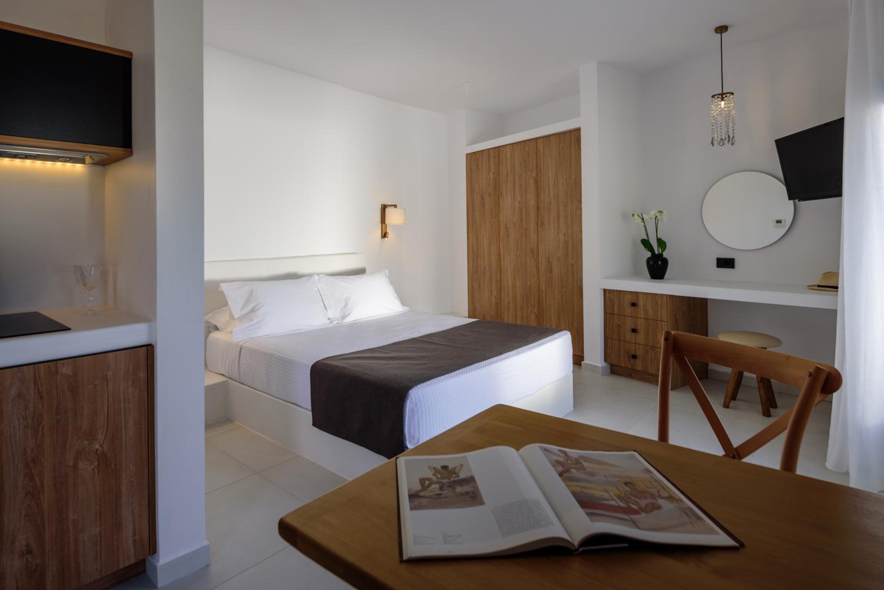 Ryolithos Suites, Foinikiá, photo 3
