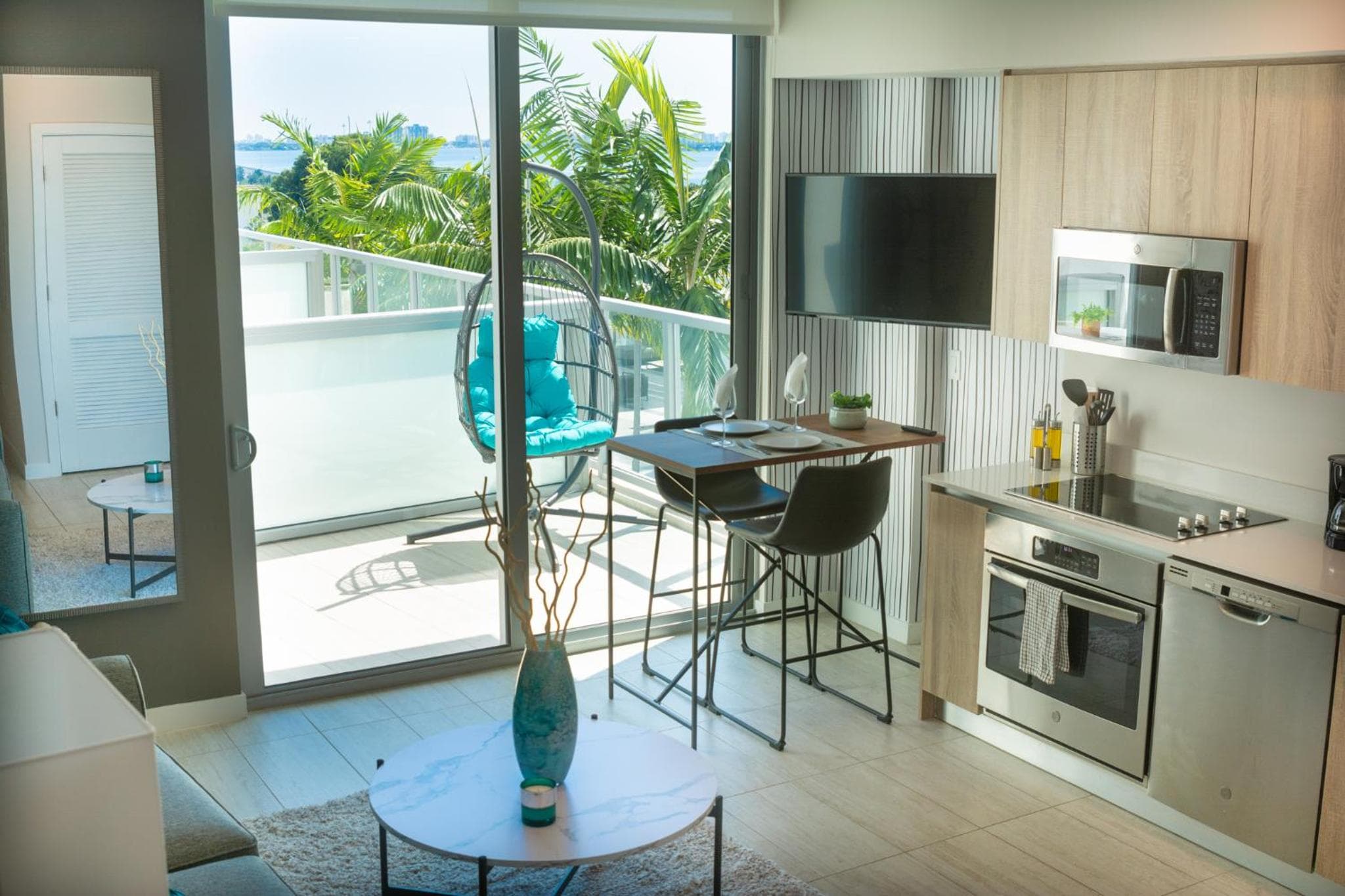 Luxury Oceanview Studio at Miami Design District, Miami, photo 6