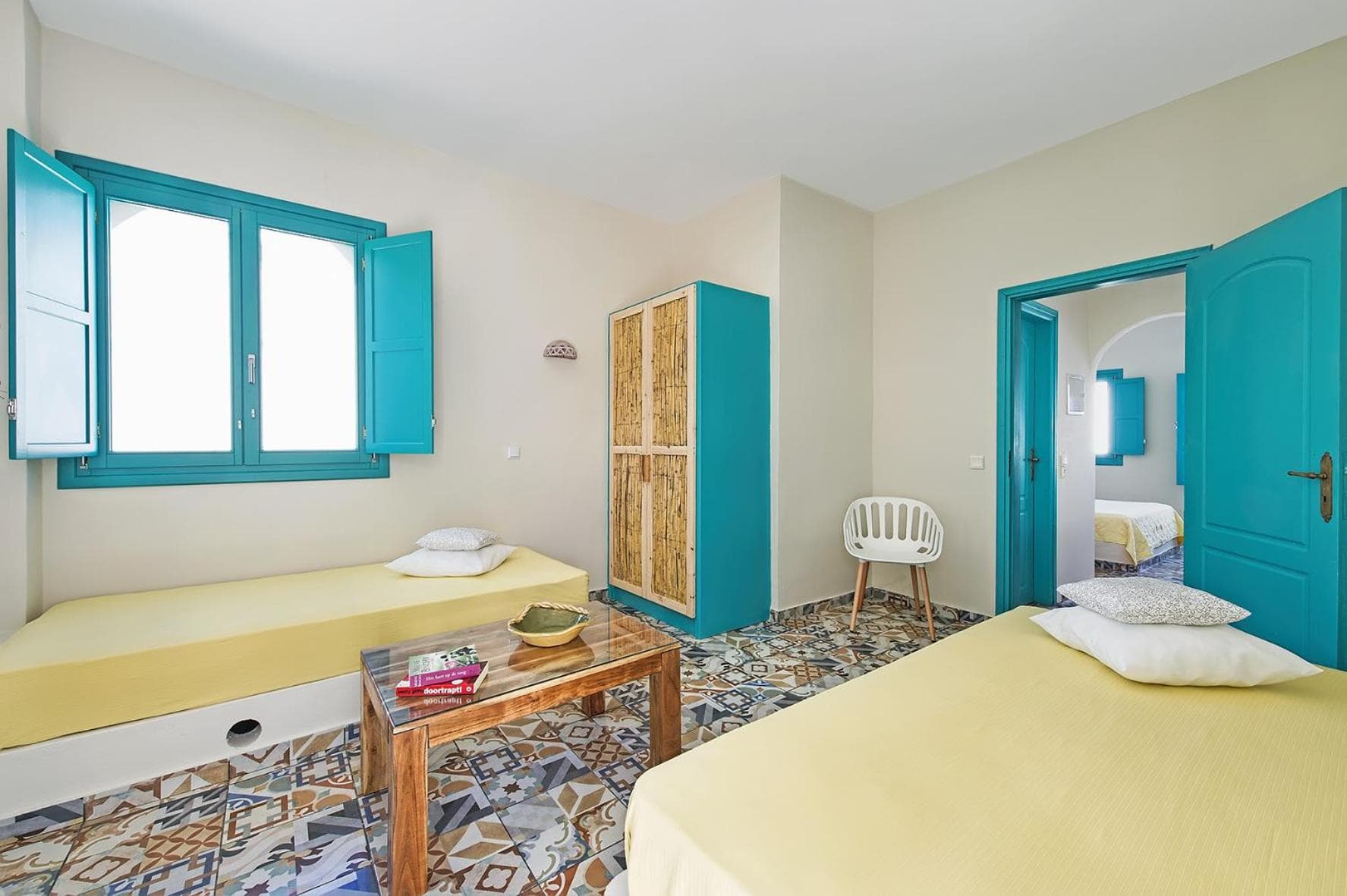 Nissia Beach Apartments & Suites, Kamari, photo 5