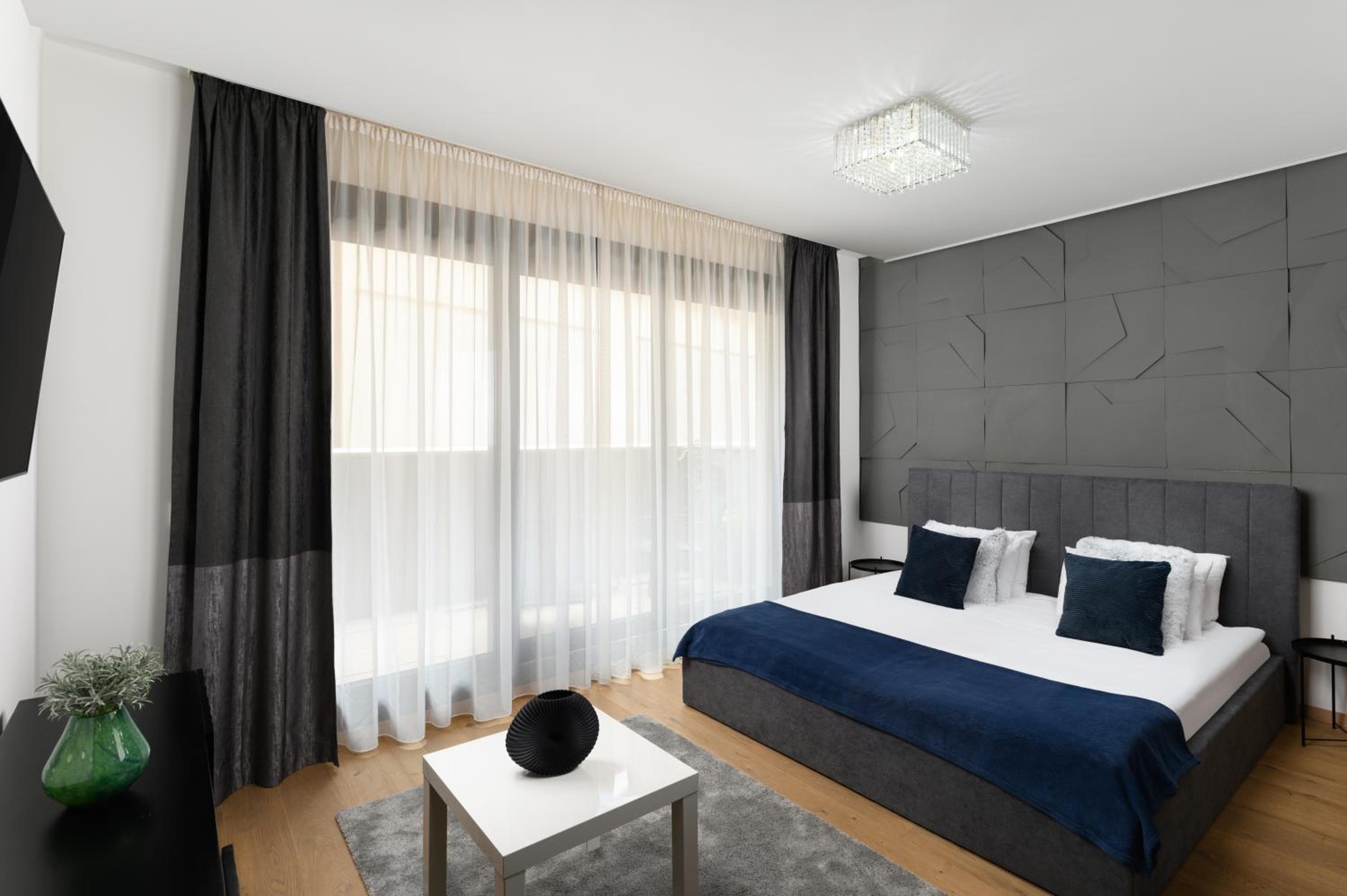 Emerald Downtown Luxury Suites by Continental Group, Budapest, photo 6