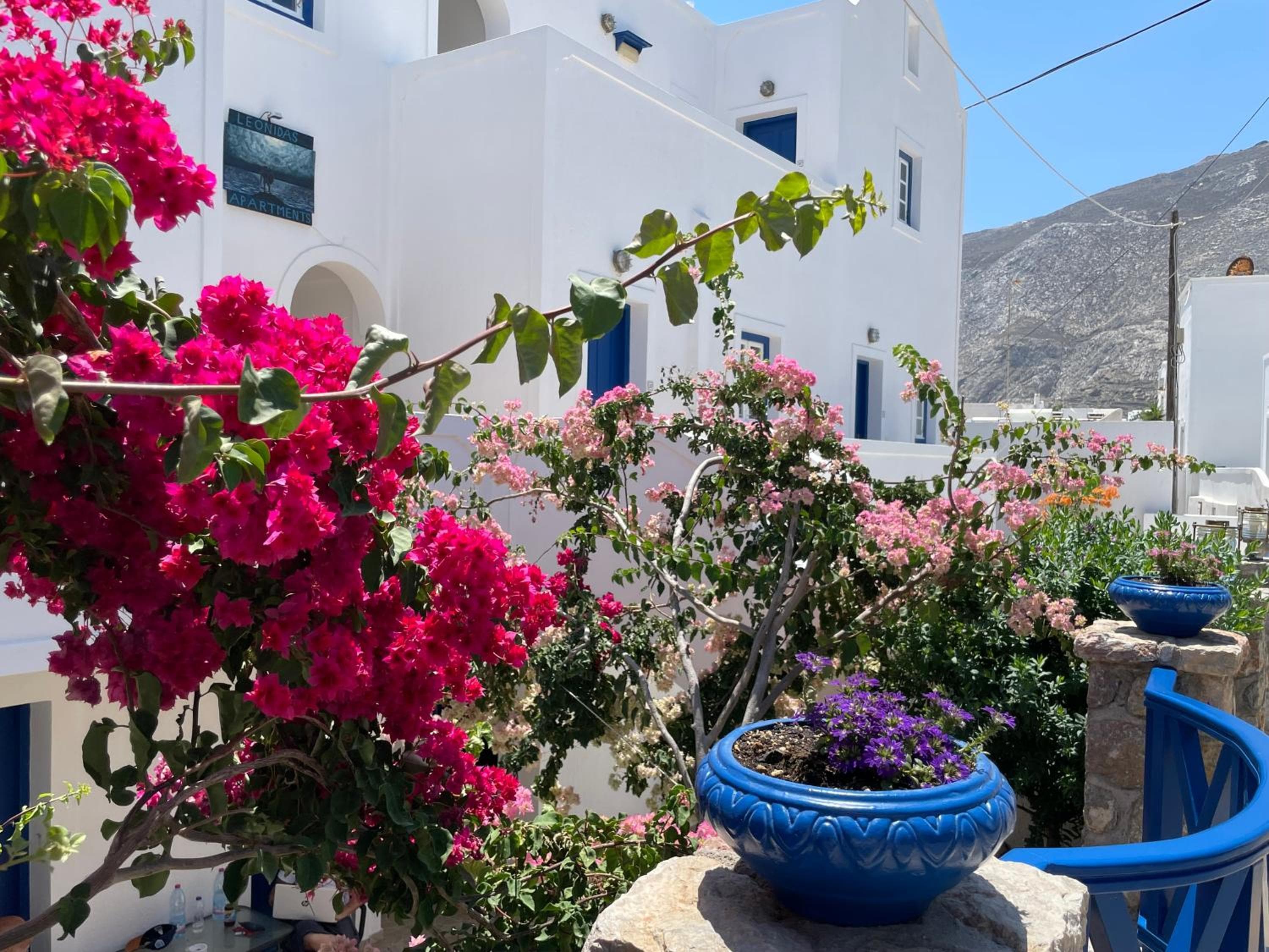 Leonidas Apartments, Kamari