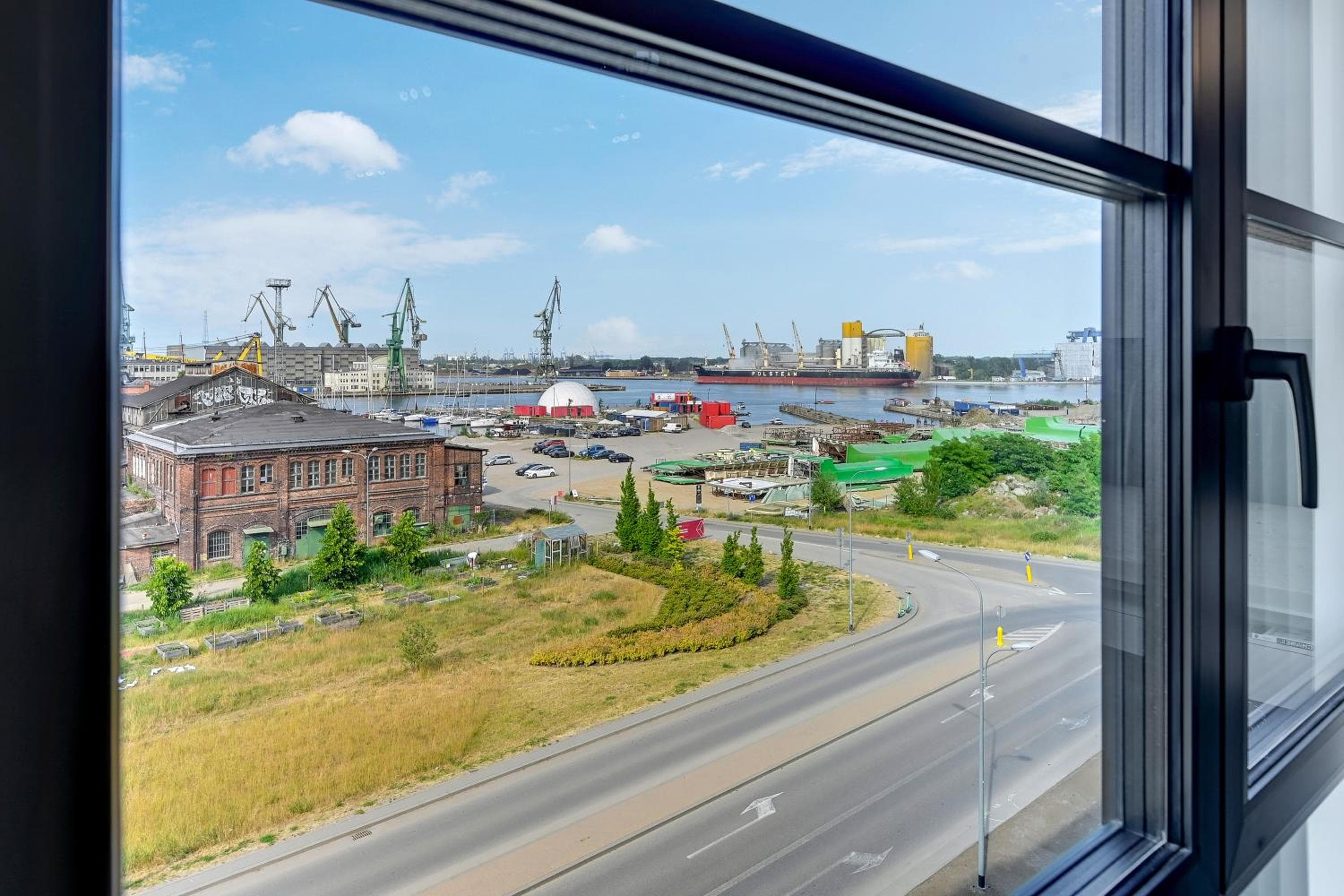 DOKI Living & Foodhall by Downtown Apartments, Gdańsk, photo 3