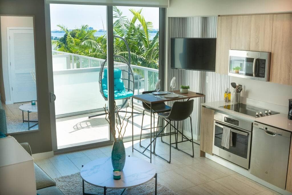 Luxury Oceanview Studio at Miami Design District, Miami, photo 2