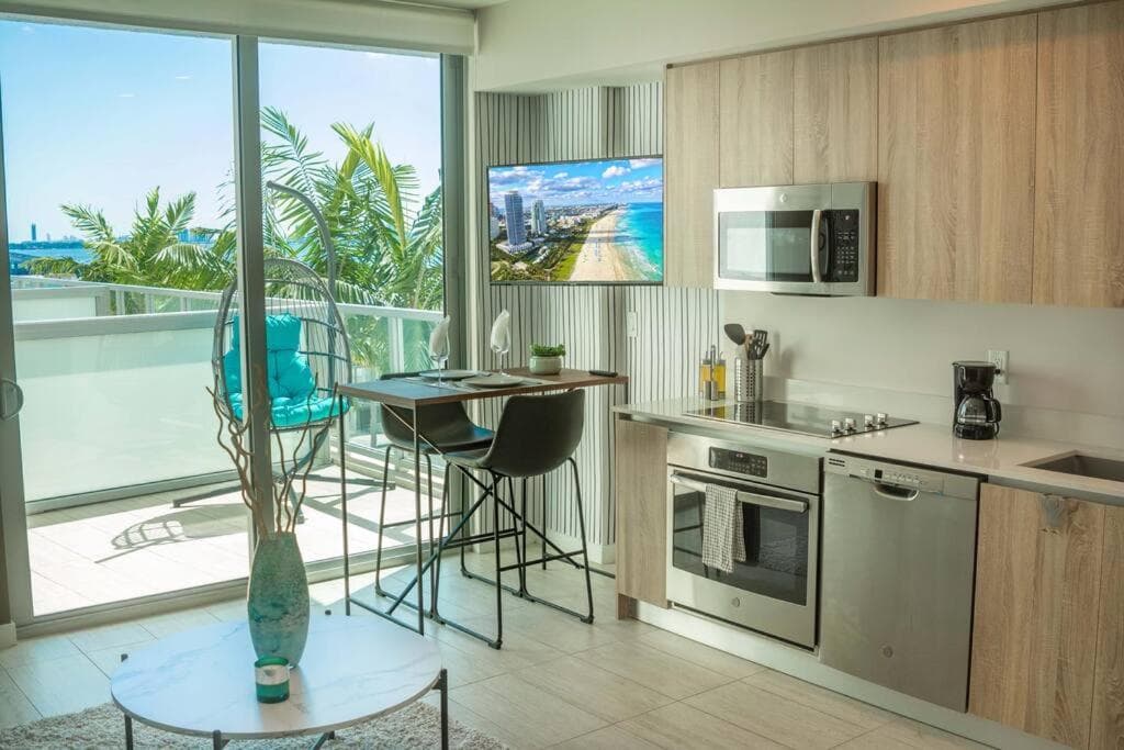 Luxury Oceanview Studio at Miami Design District, Miami, photo 3