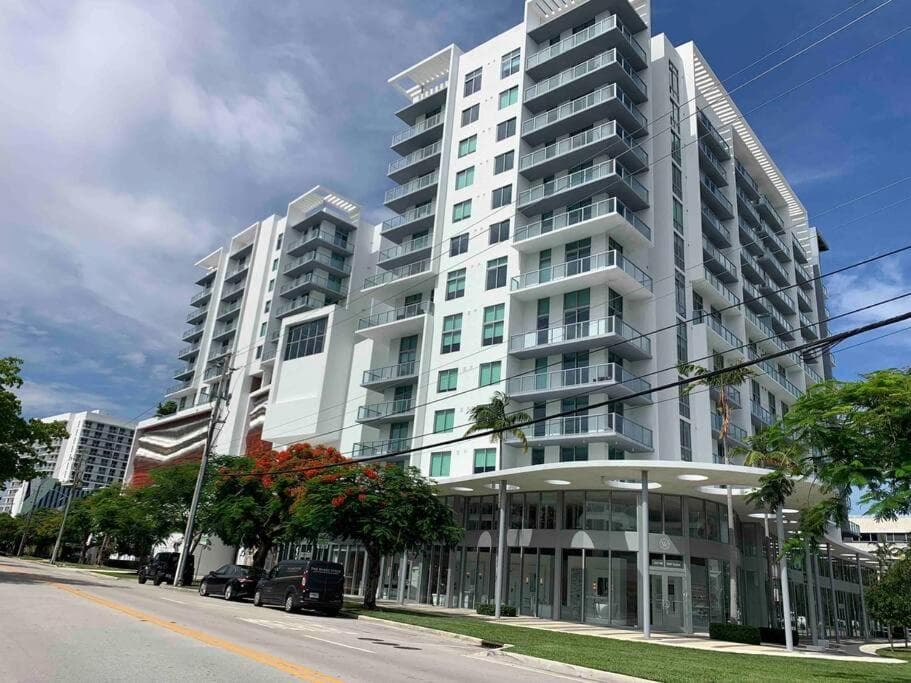 Luxury Oceanview Studio at Miami Design District, Miami