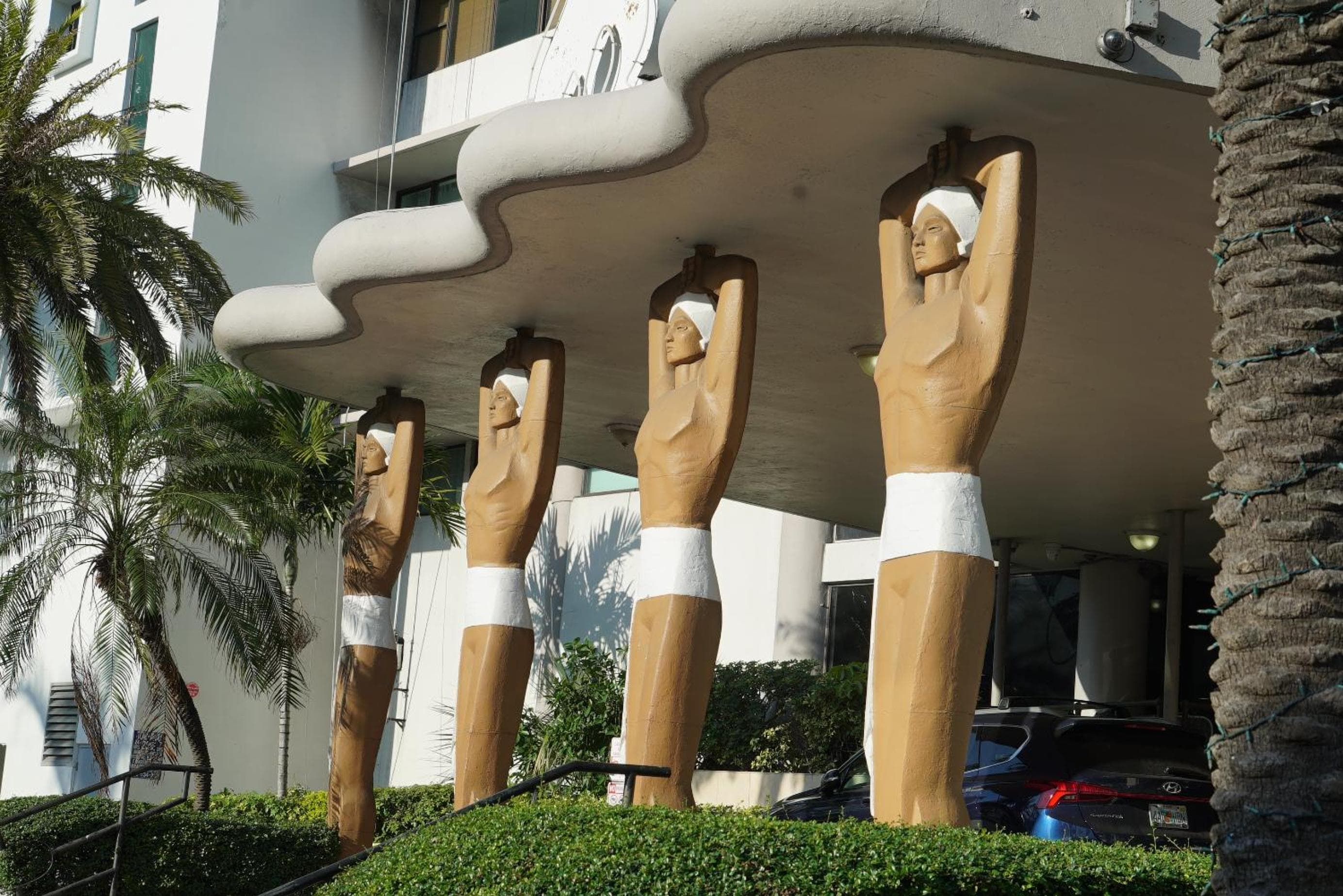Deluxe Studios and Apartments at the Casablanca, Miami Beach, photo 2