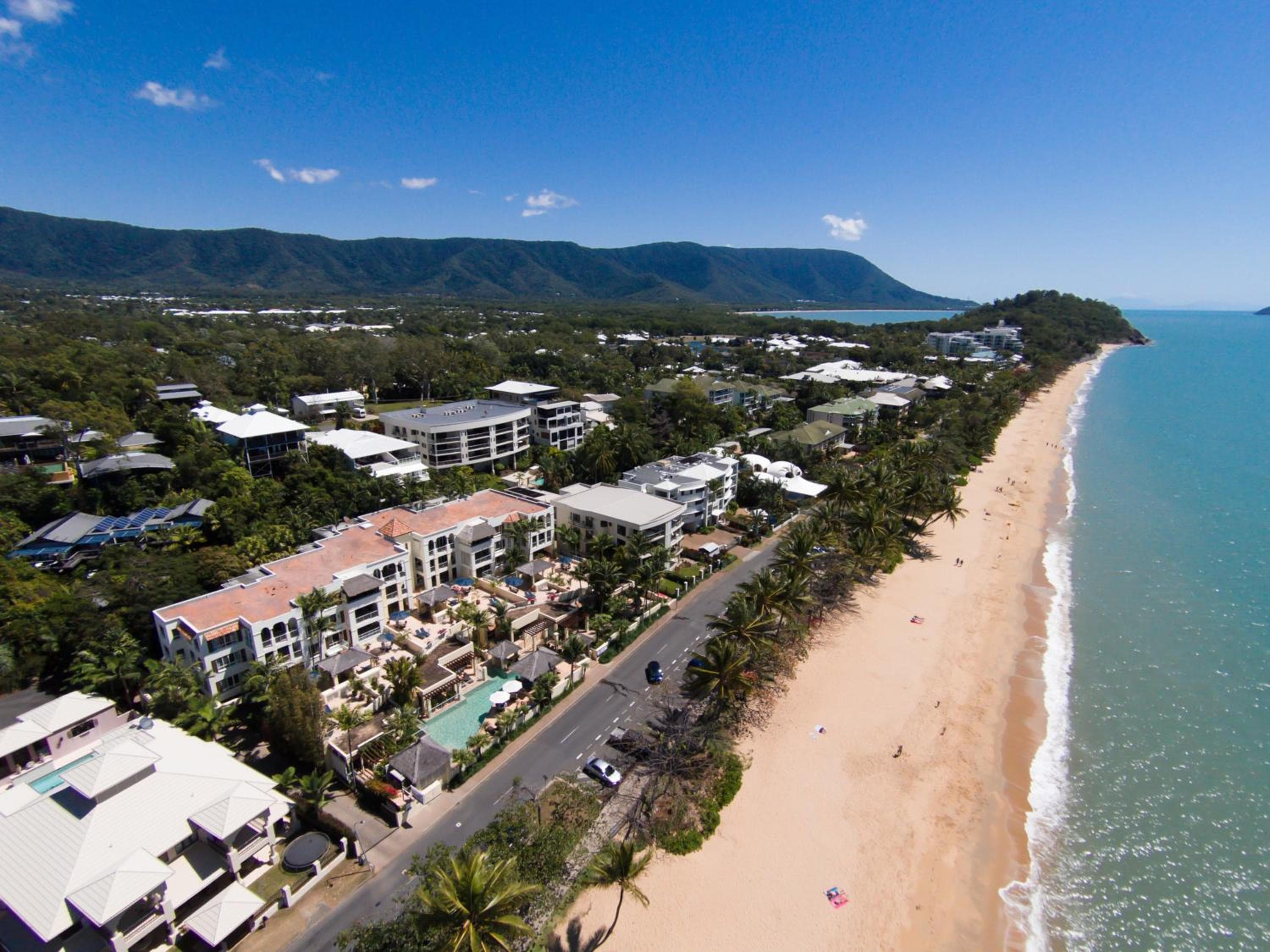 Sea Change Beachfront Apartments, Trinity Beach