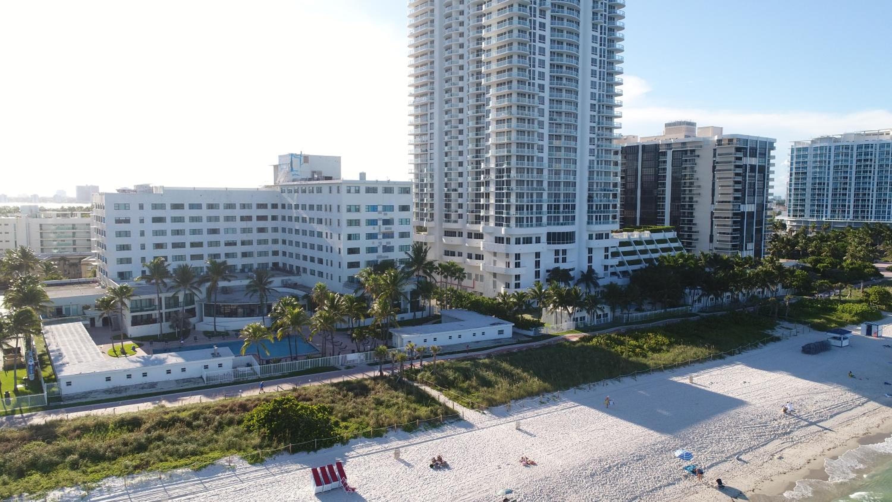 Deluxe Studios and Apartments at the Casablanca, Miami Beach, photo 6