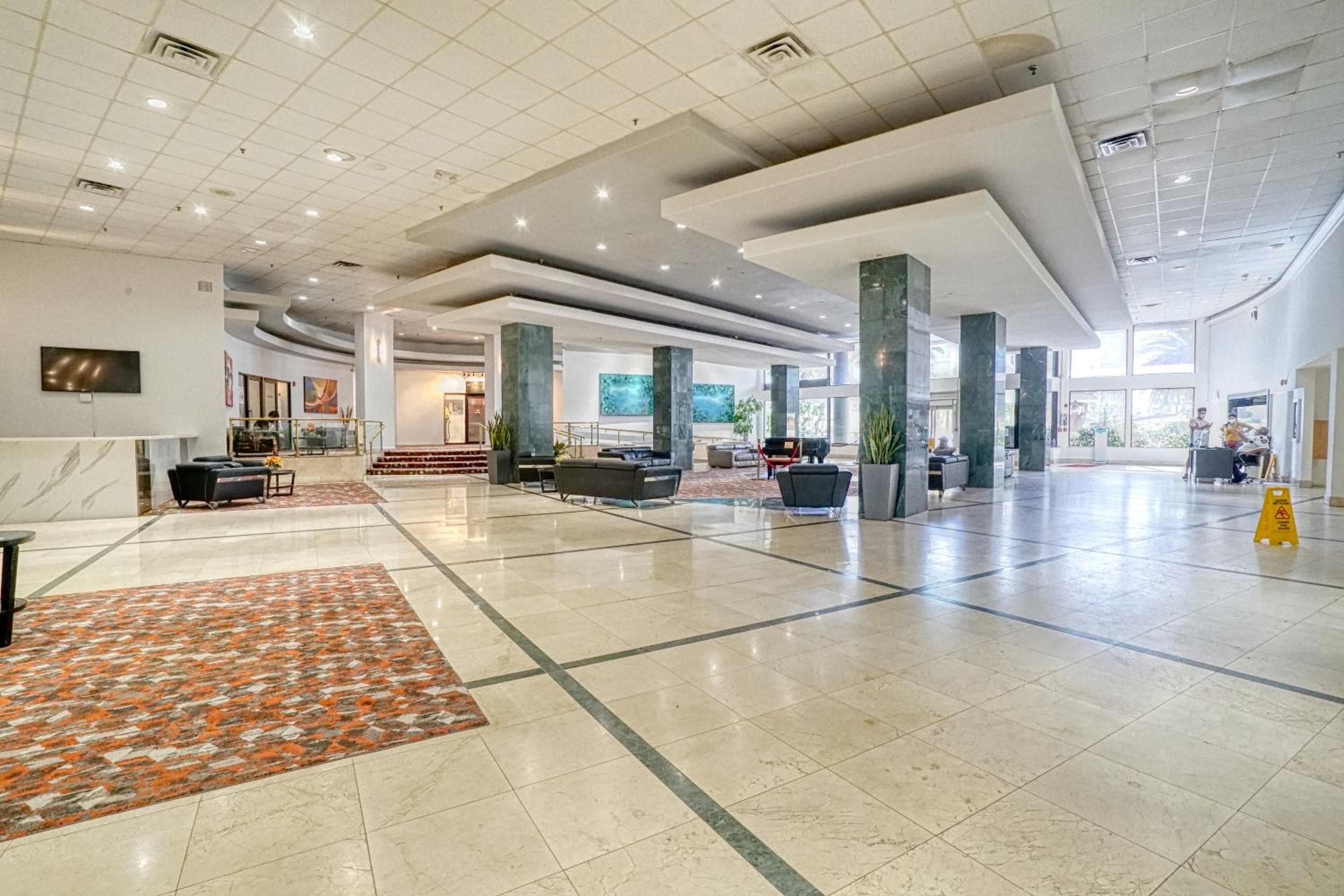 Deluxe Studios and Apartments at the Casablanca, Miami Beach, photo 5