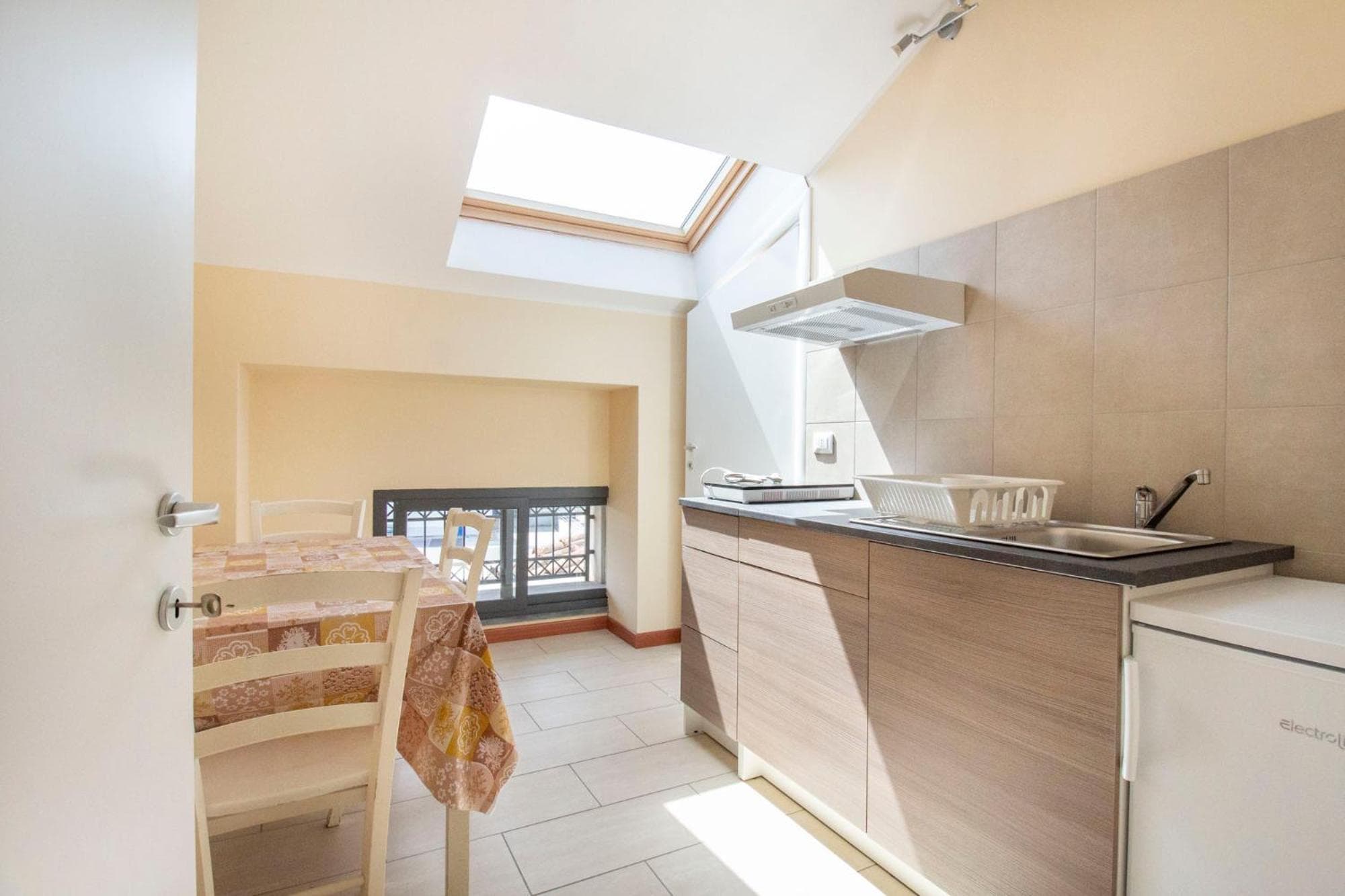Royal Playa Suite and Apartament -private parking- self chek out, Catania