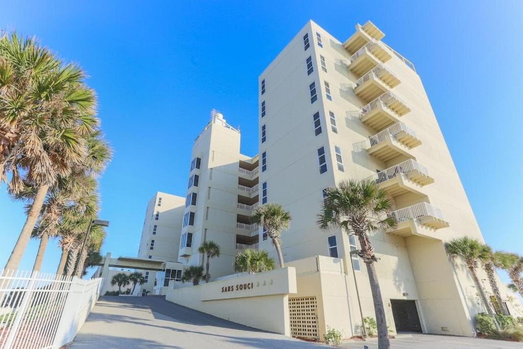 Pensacola Beach Gulf-Front 2BR Condo with Pool & Hot Tub, Pensacola Beach