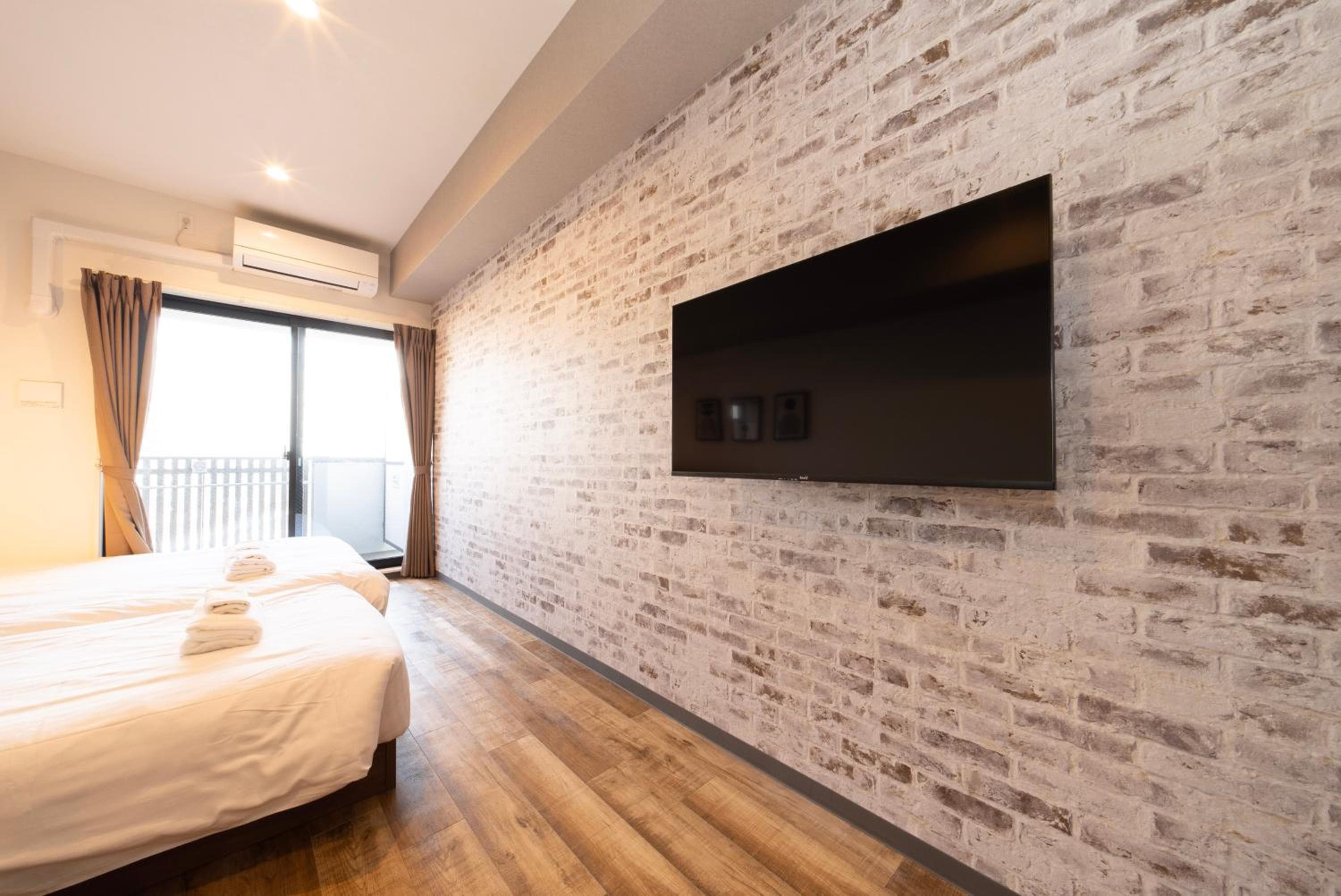 WELLSTAY Osaka Shin-imamiya Ekimae Apartment hotel, Osaka, photo 2