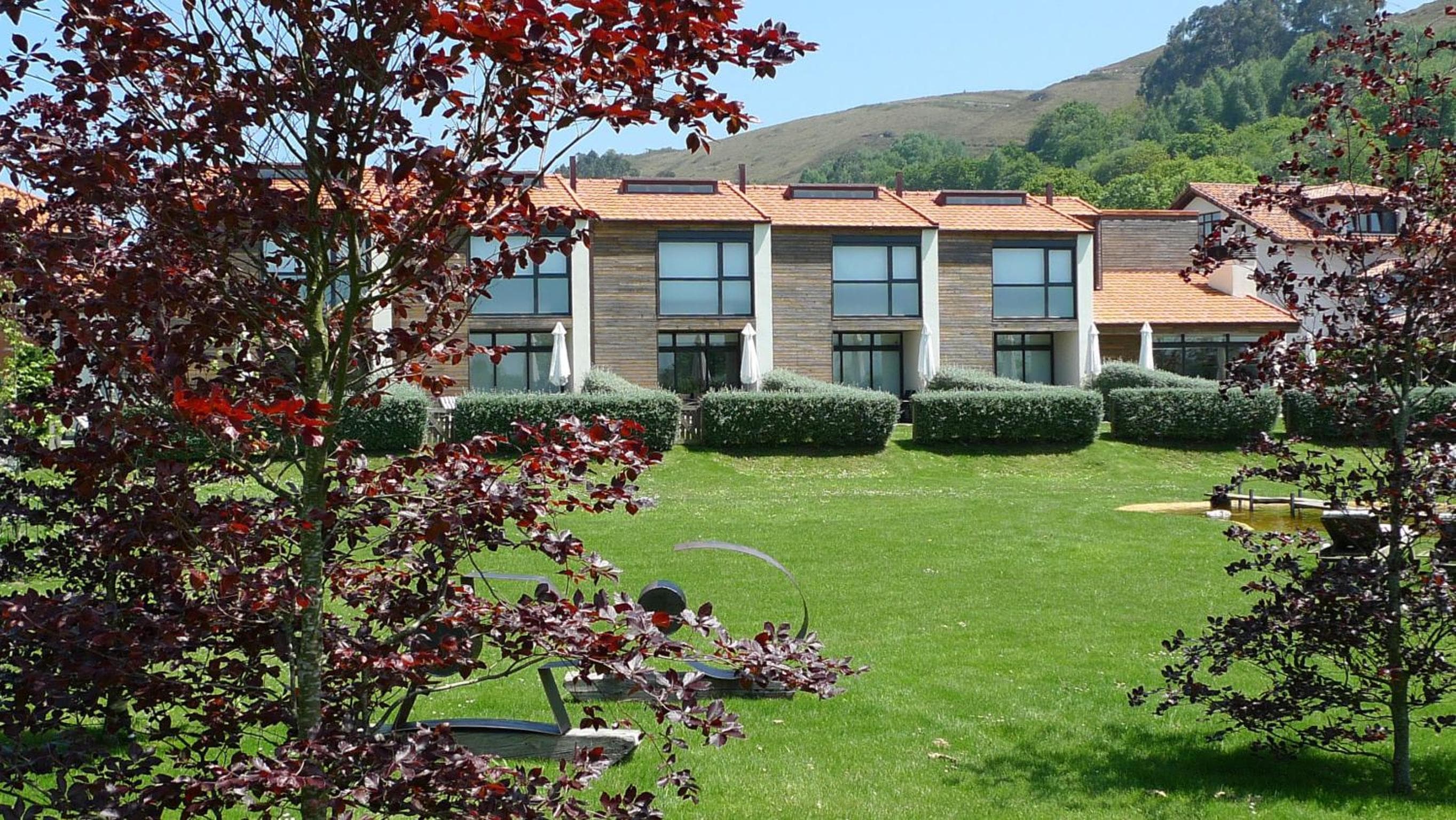 Las Villas de Cué, Llanes