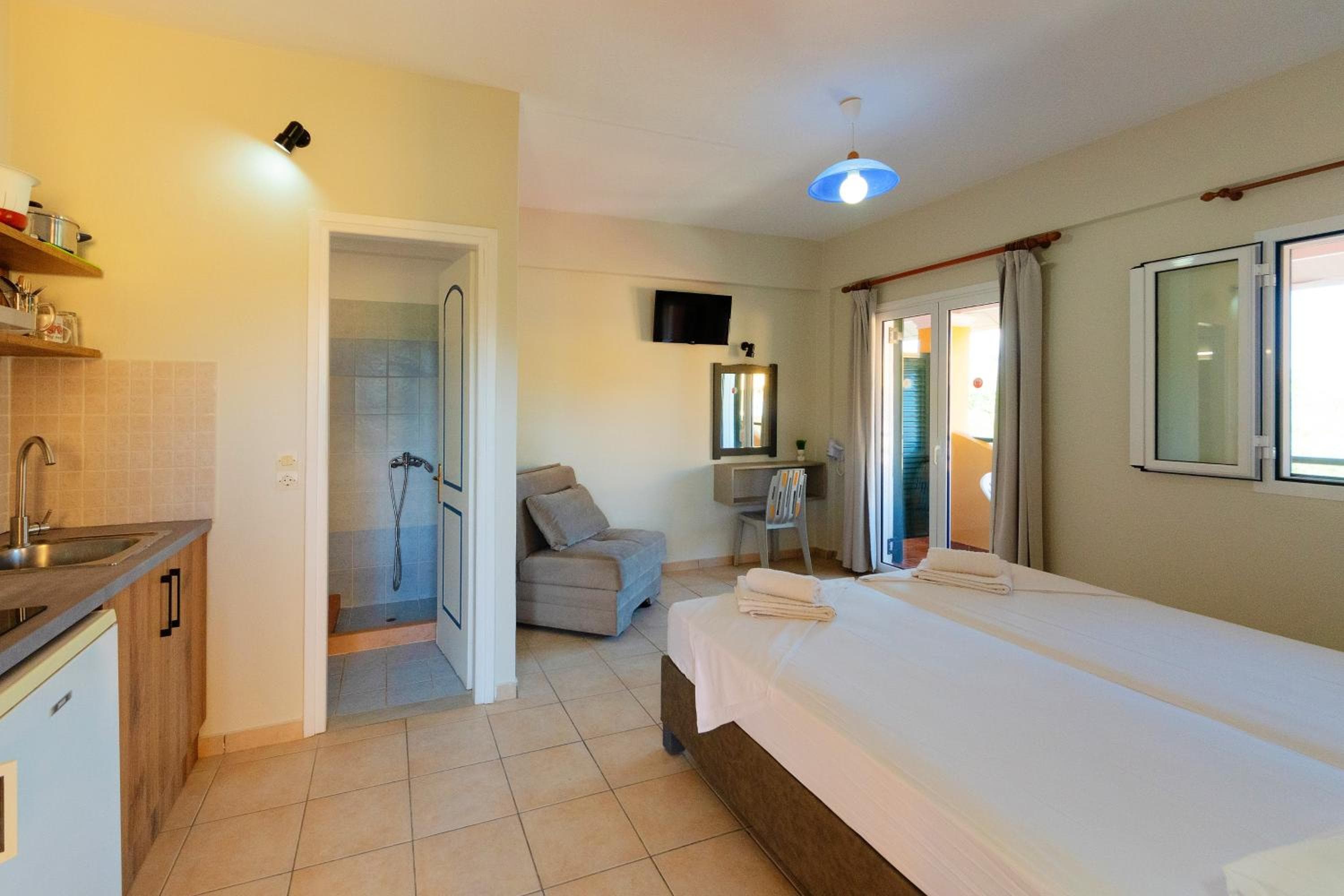 Nikos Villas - Poolside Getaways in Kavos, Corfu, Kavos, photo 5