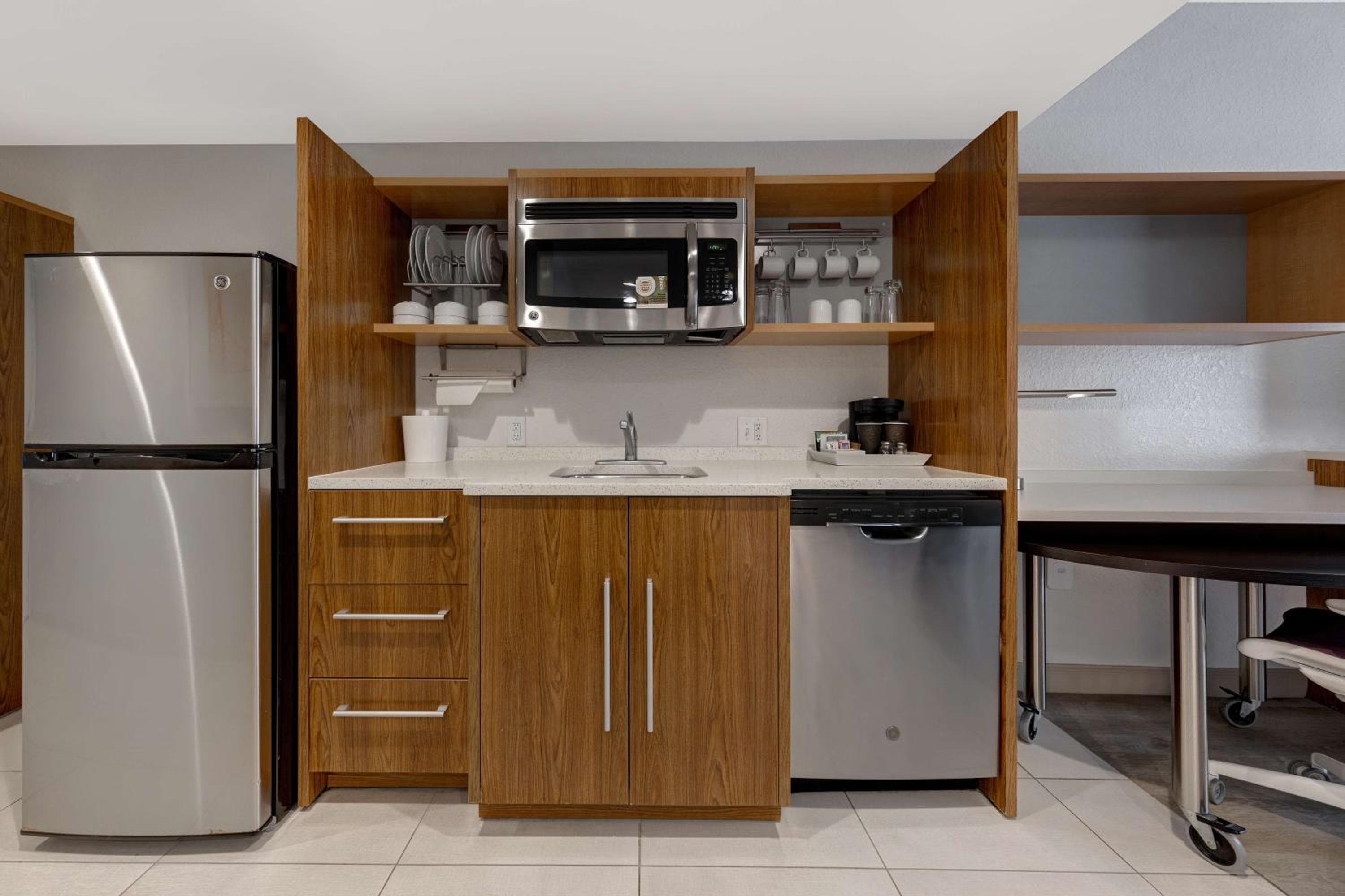 Home2 Suites by Hilton Orlando International Drive South - Free Shuttle to Theme Parks, Orlando, photo 5