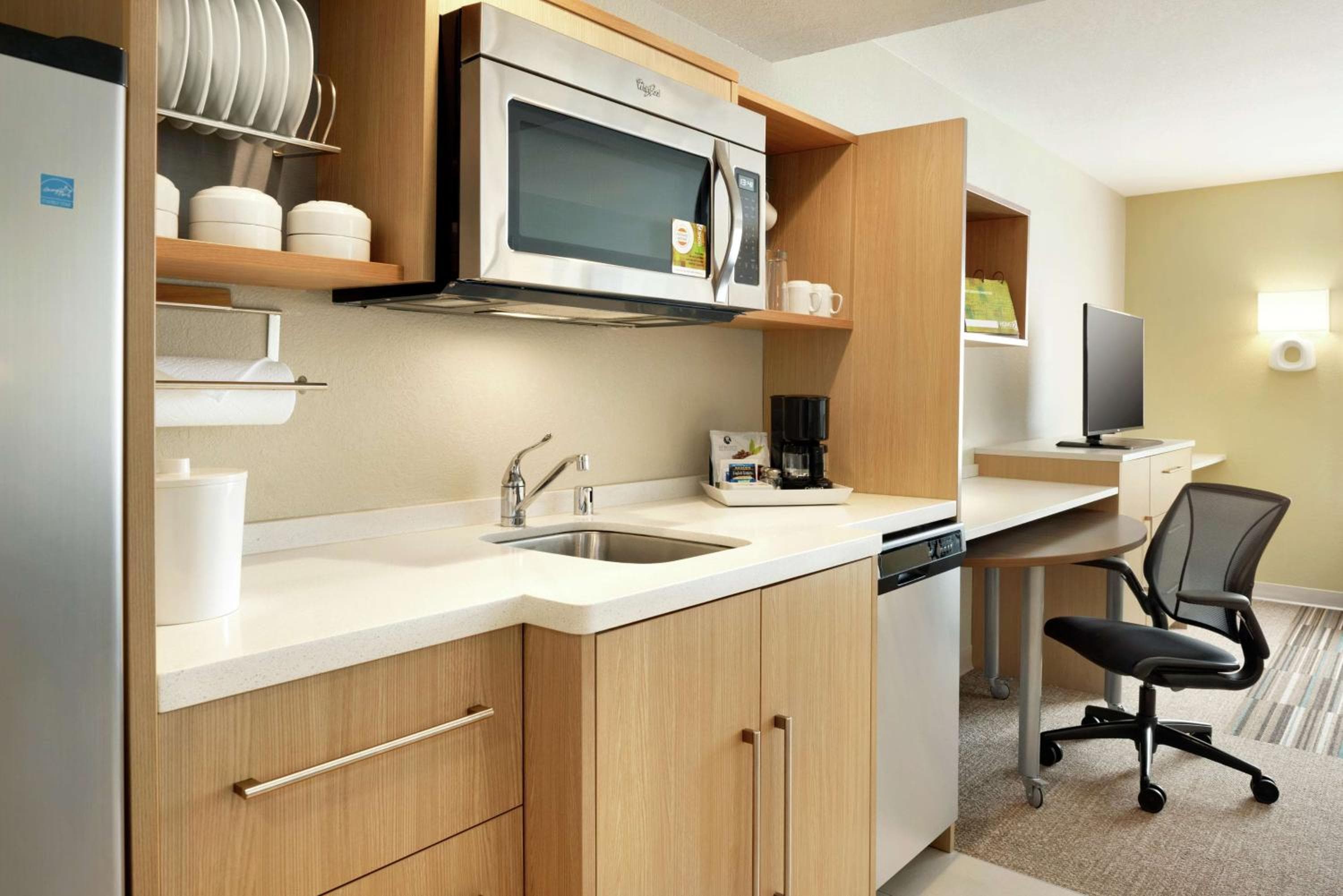 Home2 Suites by Hilton Milwaukee Brookfield, Waukesha, photo 4