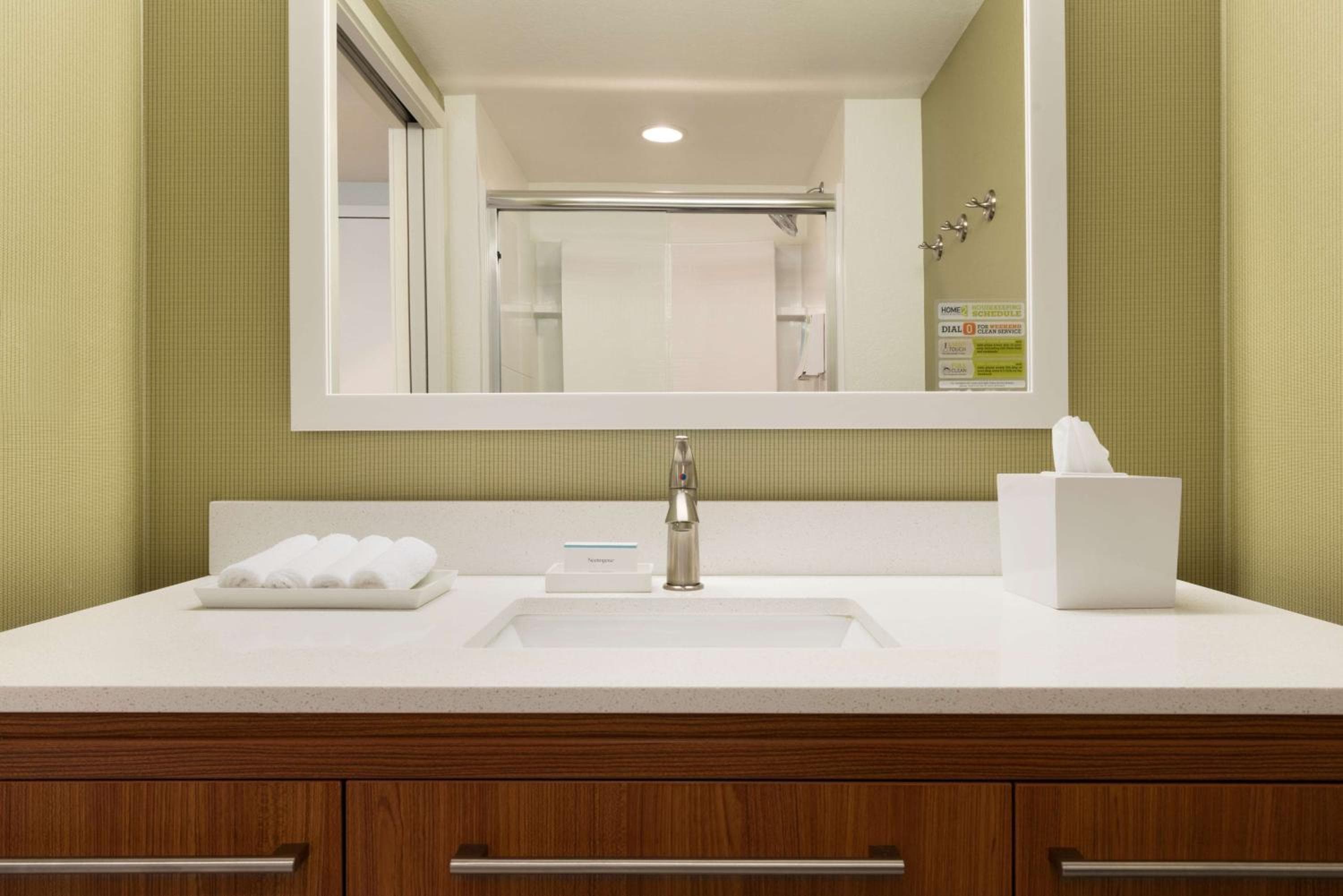 Home2 Suites by Hilton Milwaukee Brookfield, Waukesha, photo 2