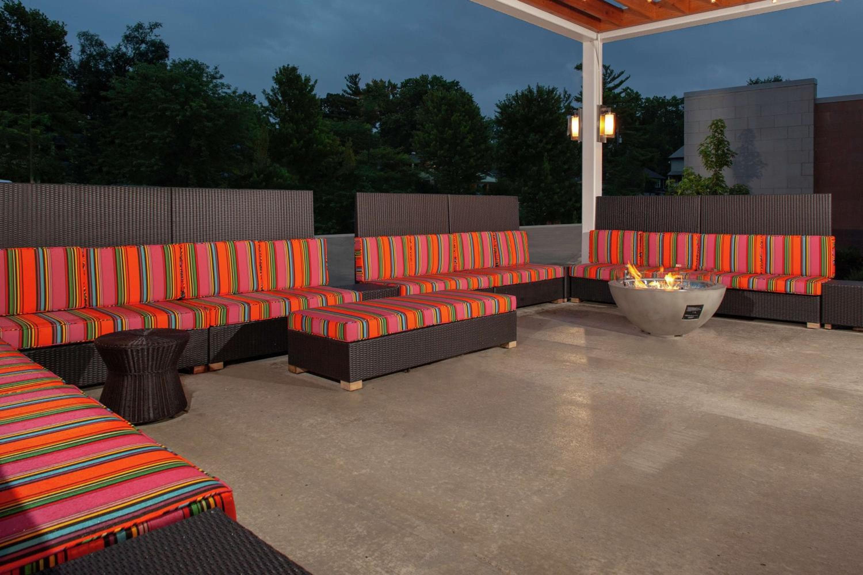 Home2 Suites by Hilton Bloomington, Bloomington, photo 4