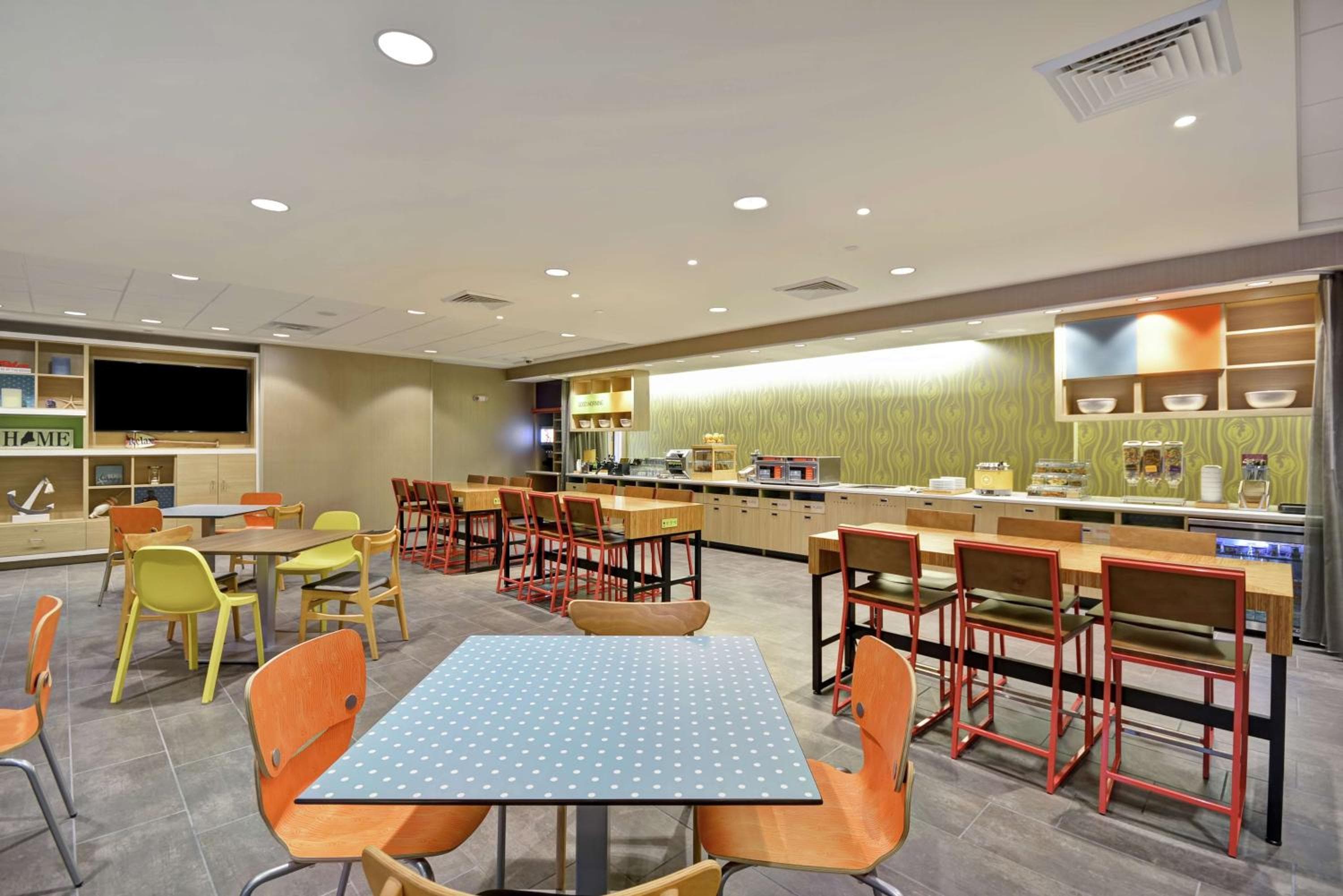 Home2 Suites By Hilton Portland Airport, South Portland, photo 4