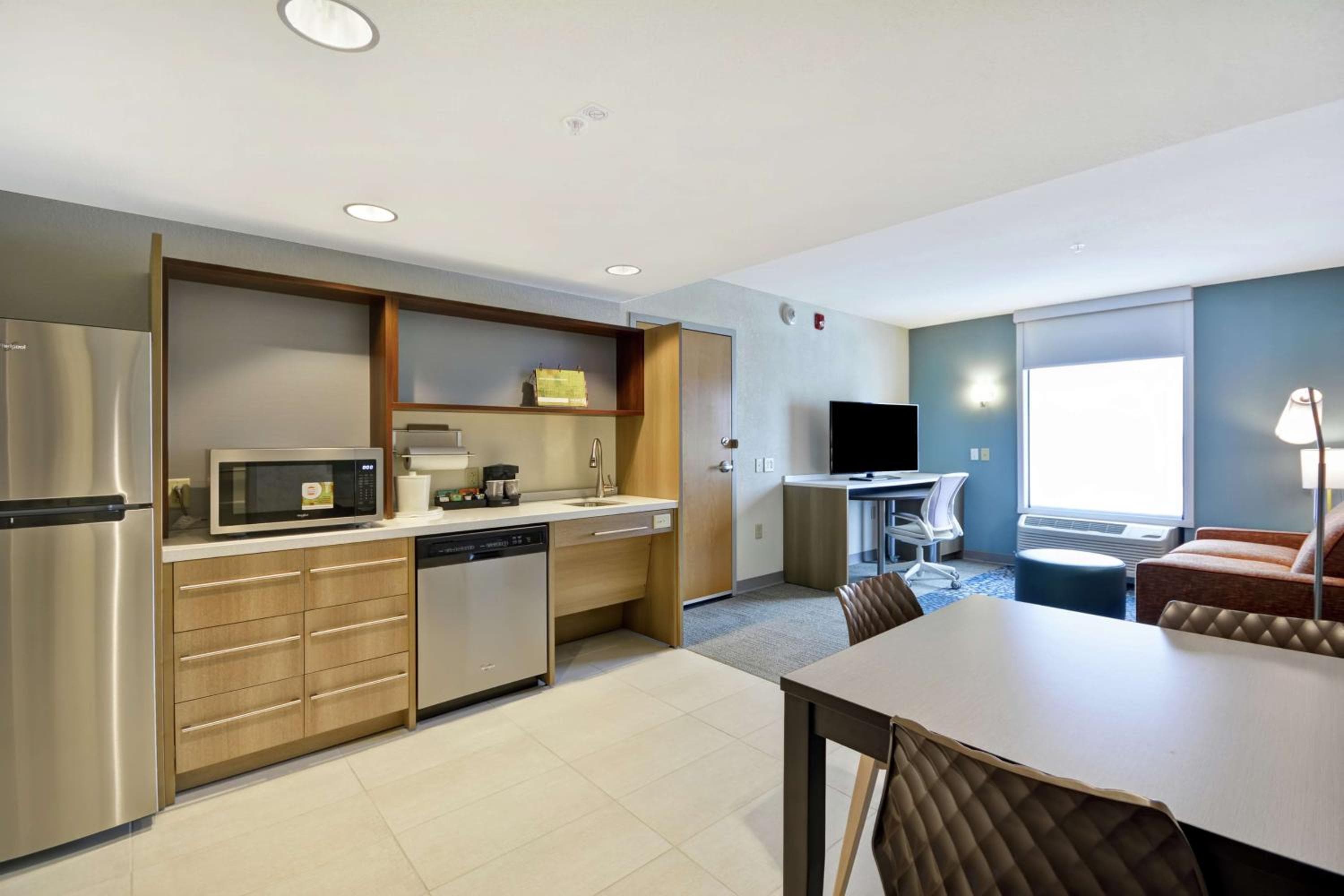 Home2 Suites By Hilton Portland Airport, South Portland, photo 2