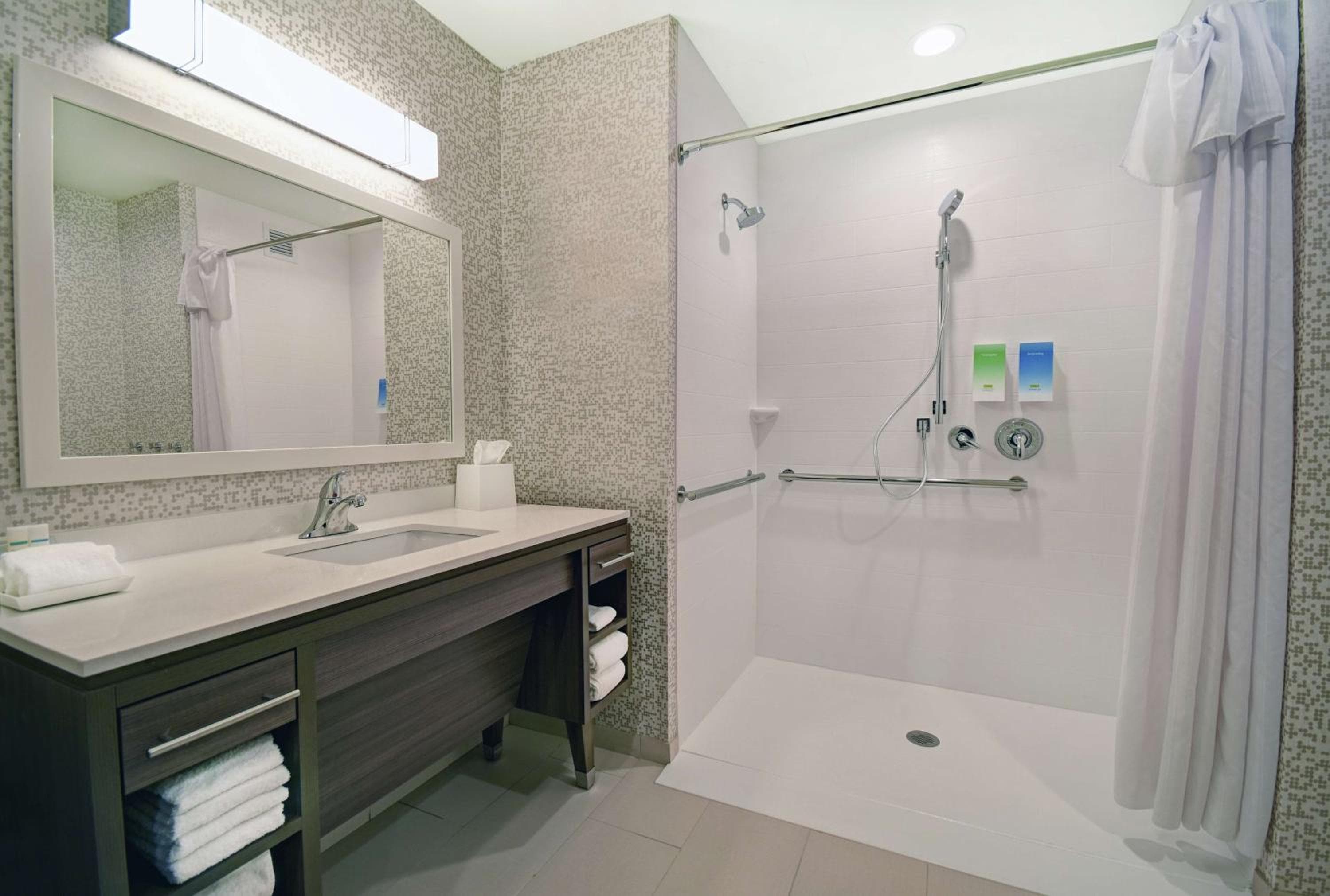 Home2 Suites By Hilton Beloit, Beloit, photo 4