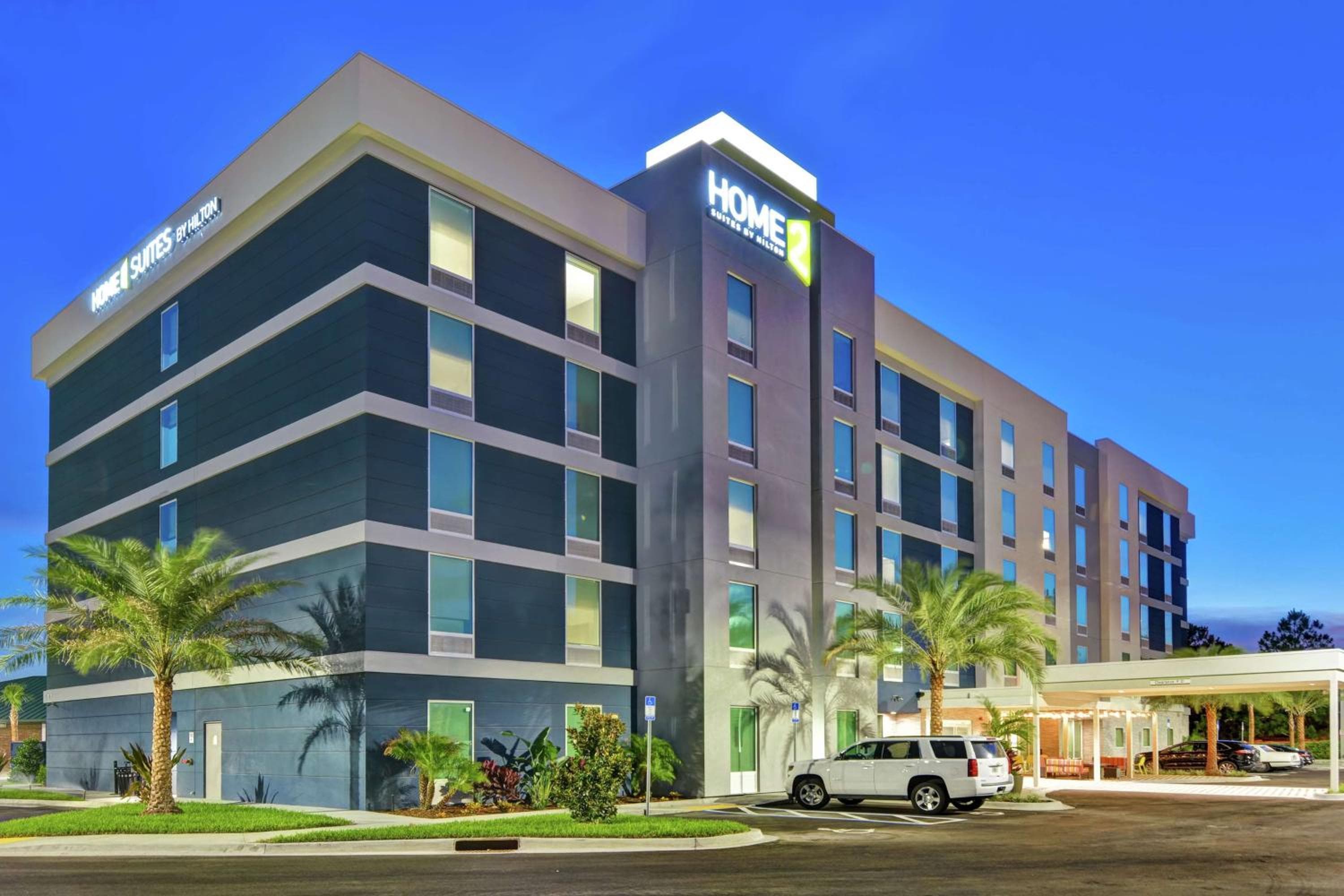 Building at Home2 Suites By Hilton Jacksonville South St Johns Town Ctr