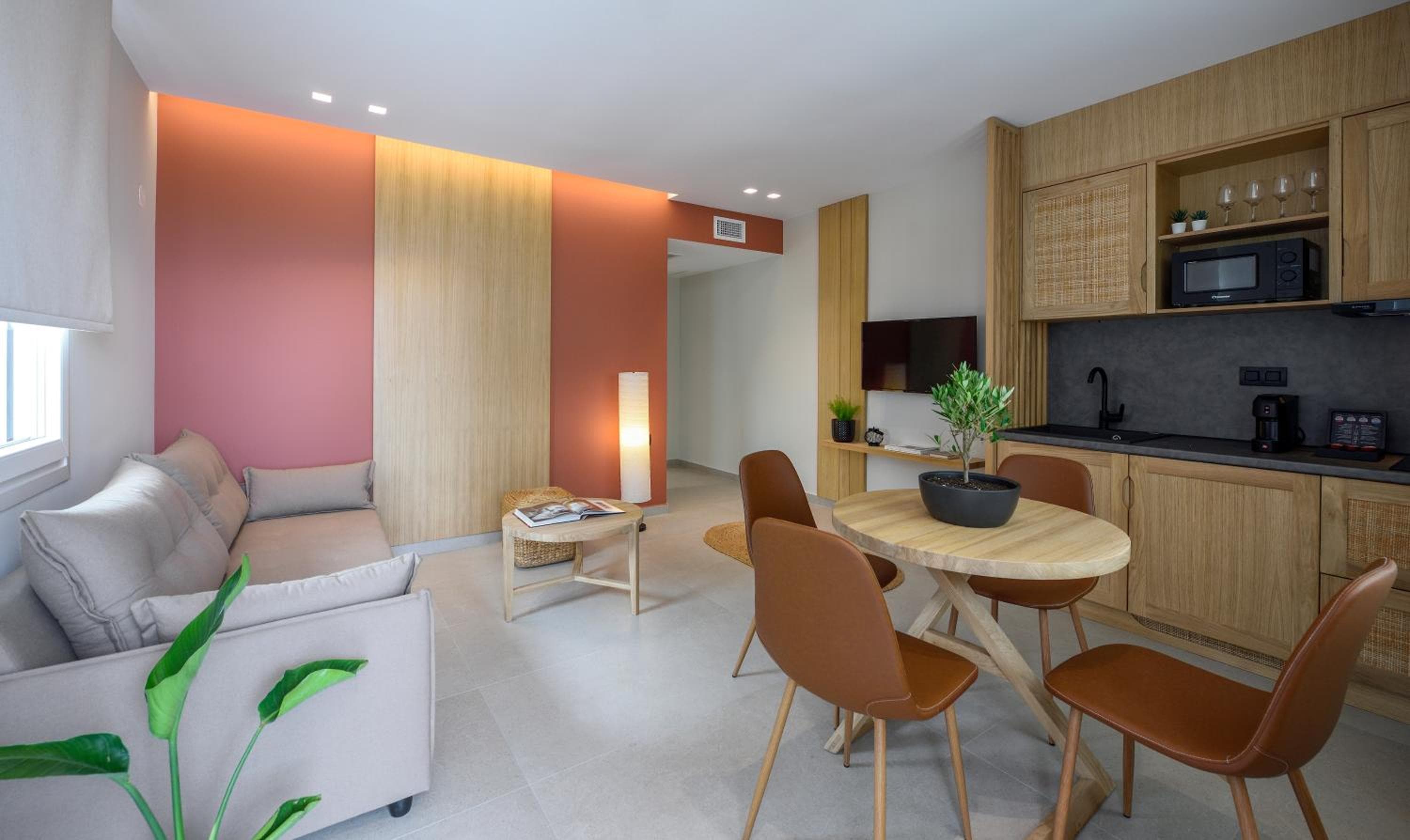 Evelio Living, Keramotí, photo 6