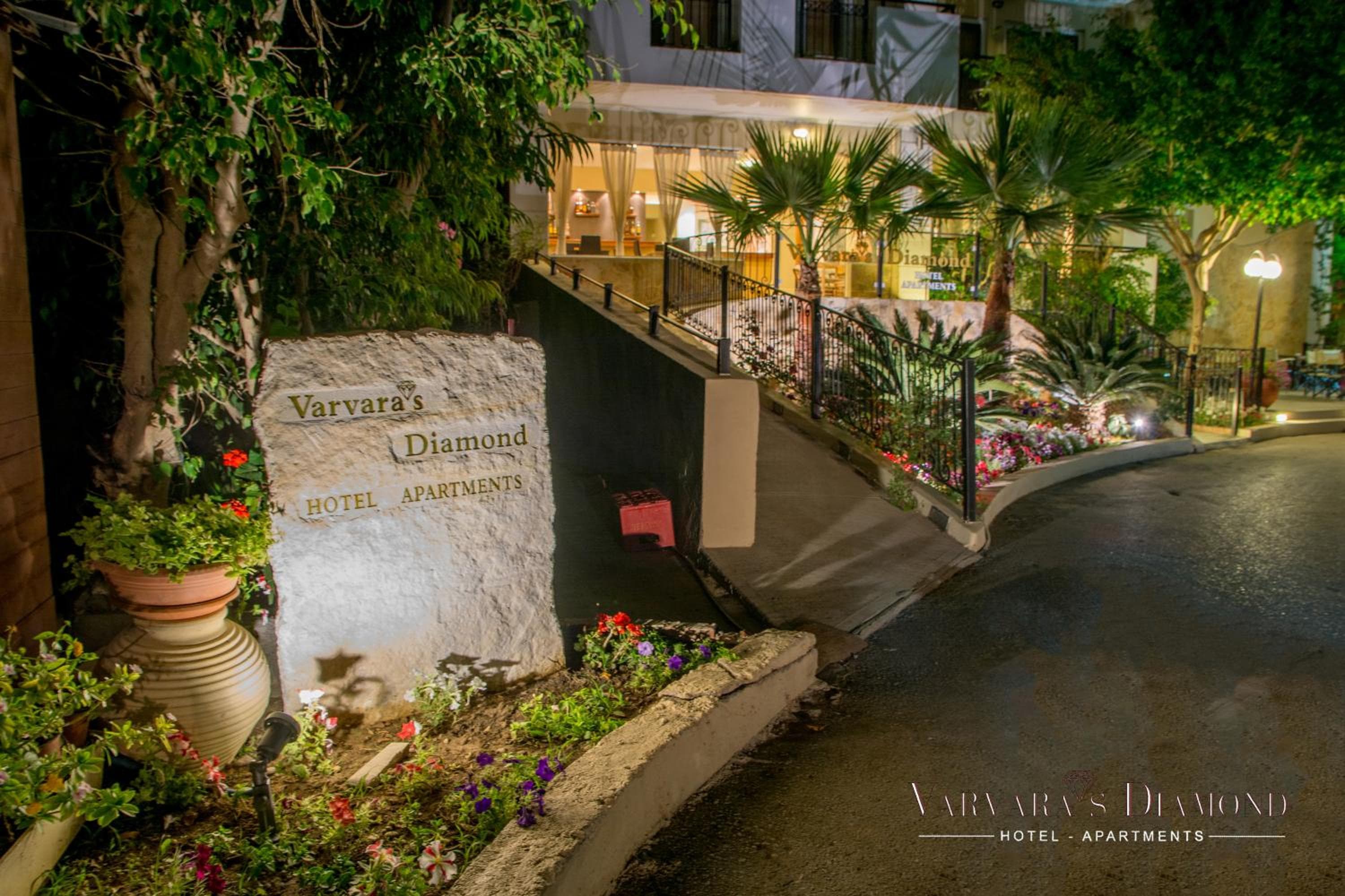 Varvara's Diamond - Adults Only, Platanes