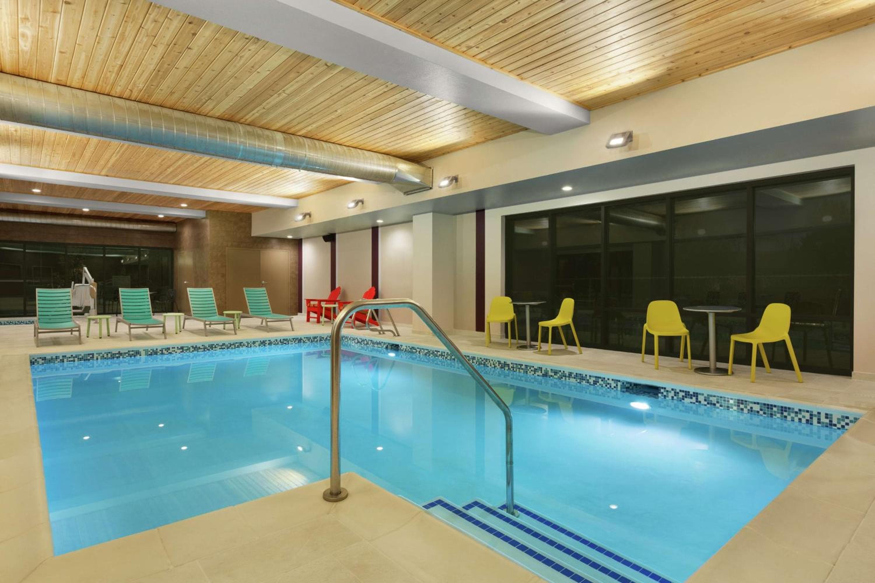 Home2 Suites By Hilton Portland Airport, Portland, photo 2