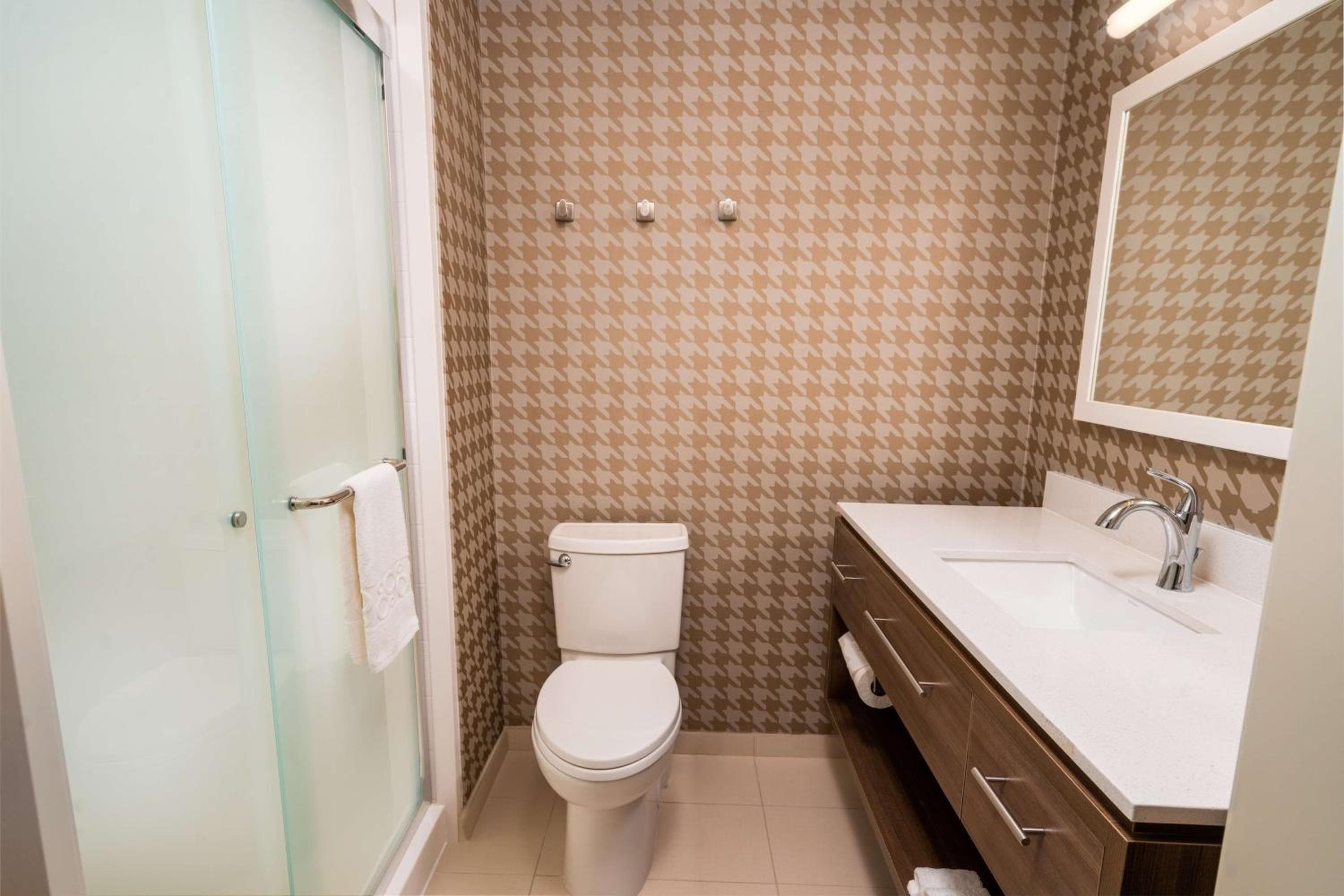 Home2 Suites Bakersfield, Bakersfield, photo 3