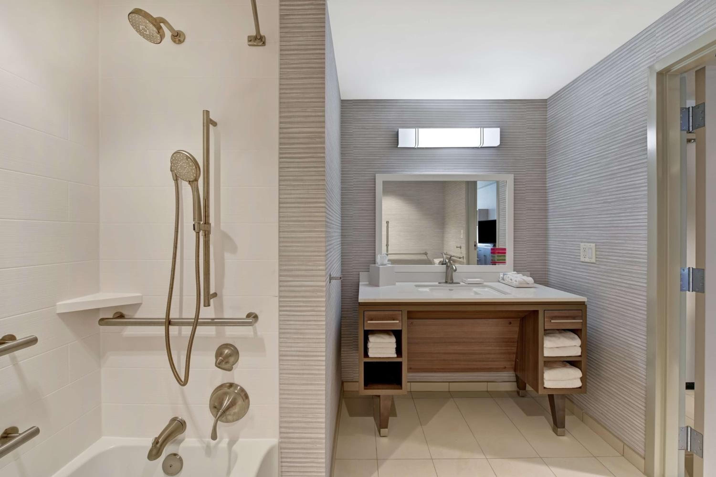 Home2 Suites By Hilton West Palm Beach Airport, West Palm Beach, photo 3