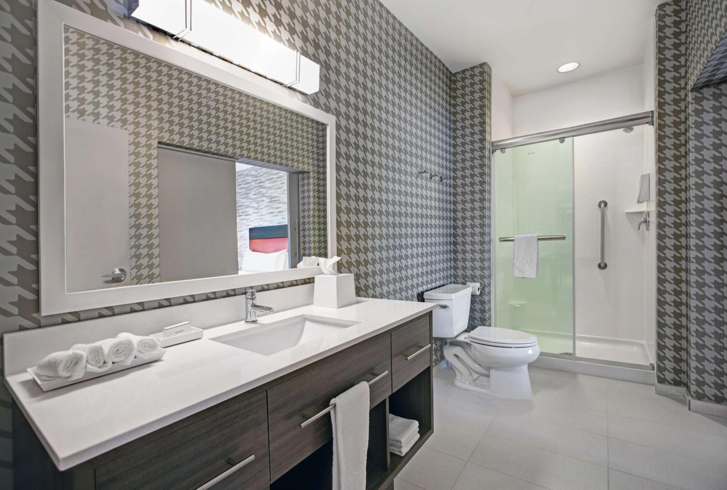 Home2 Suites By Hilton Richmond, Richmond, photo 2