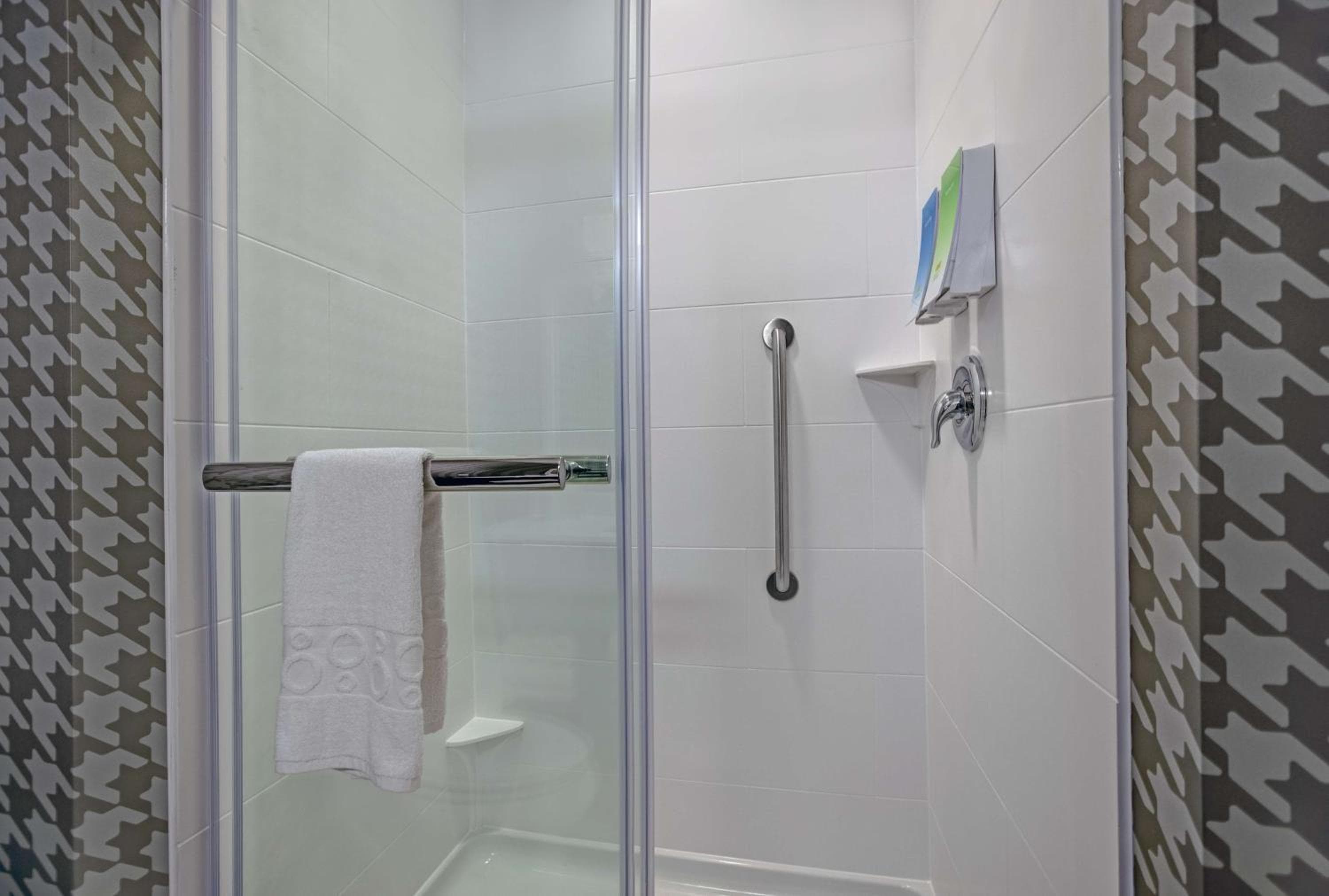 Home2 Suites By Hilton Richmond, Richmond, photo 3
