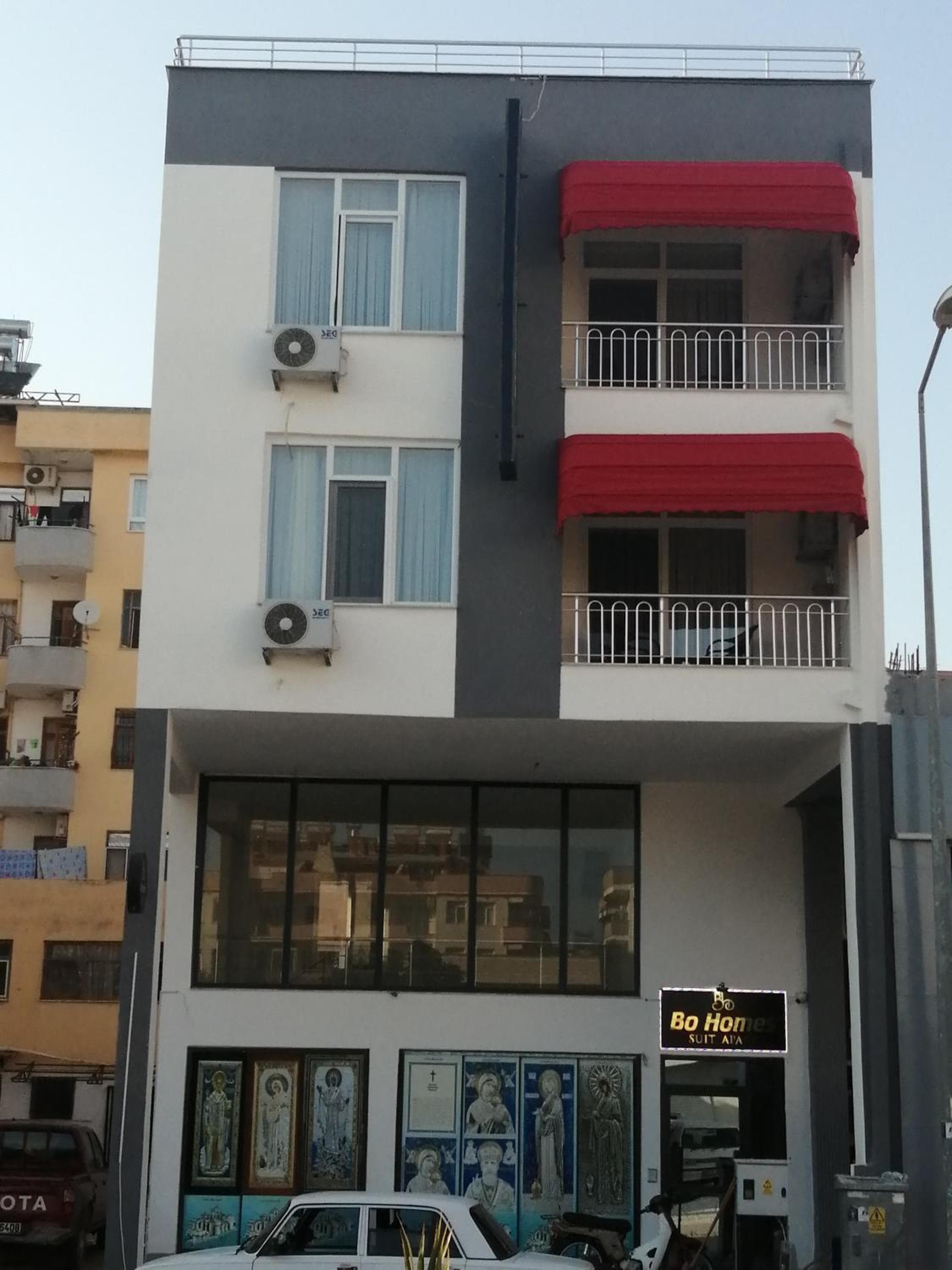 Bo homes suıt apart, Demre