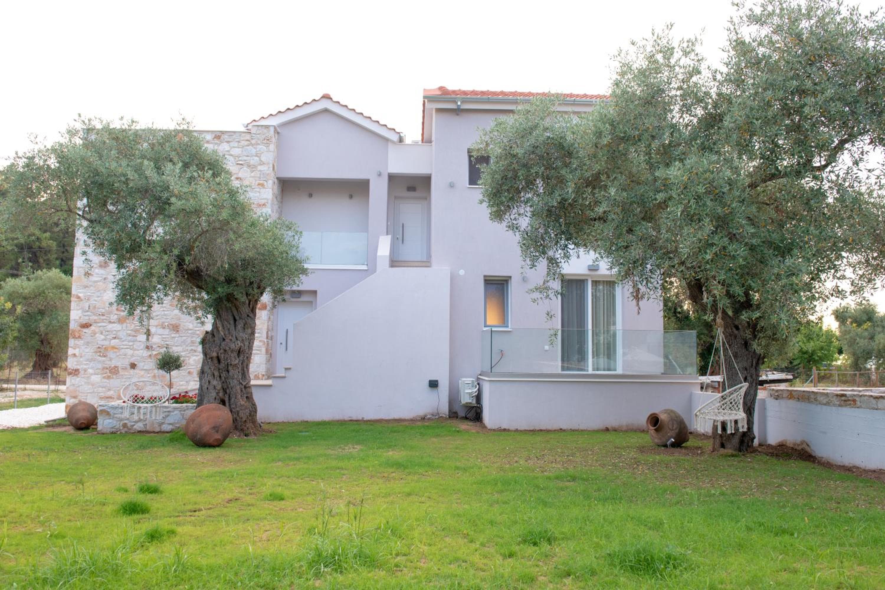 CeraMio Suites, Limenas