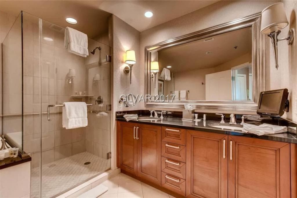 MGM Signature PH 30th floor Deluxe Studio apartment Strip Facing with Balcony, Las Vegas, photo 6