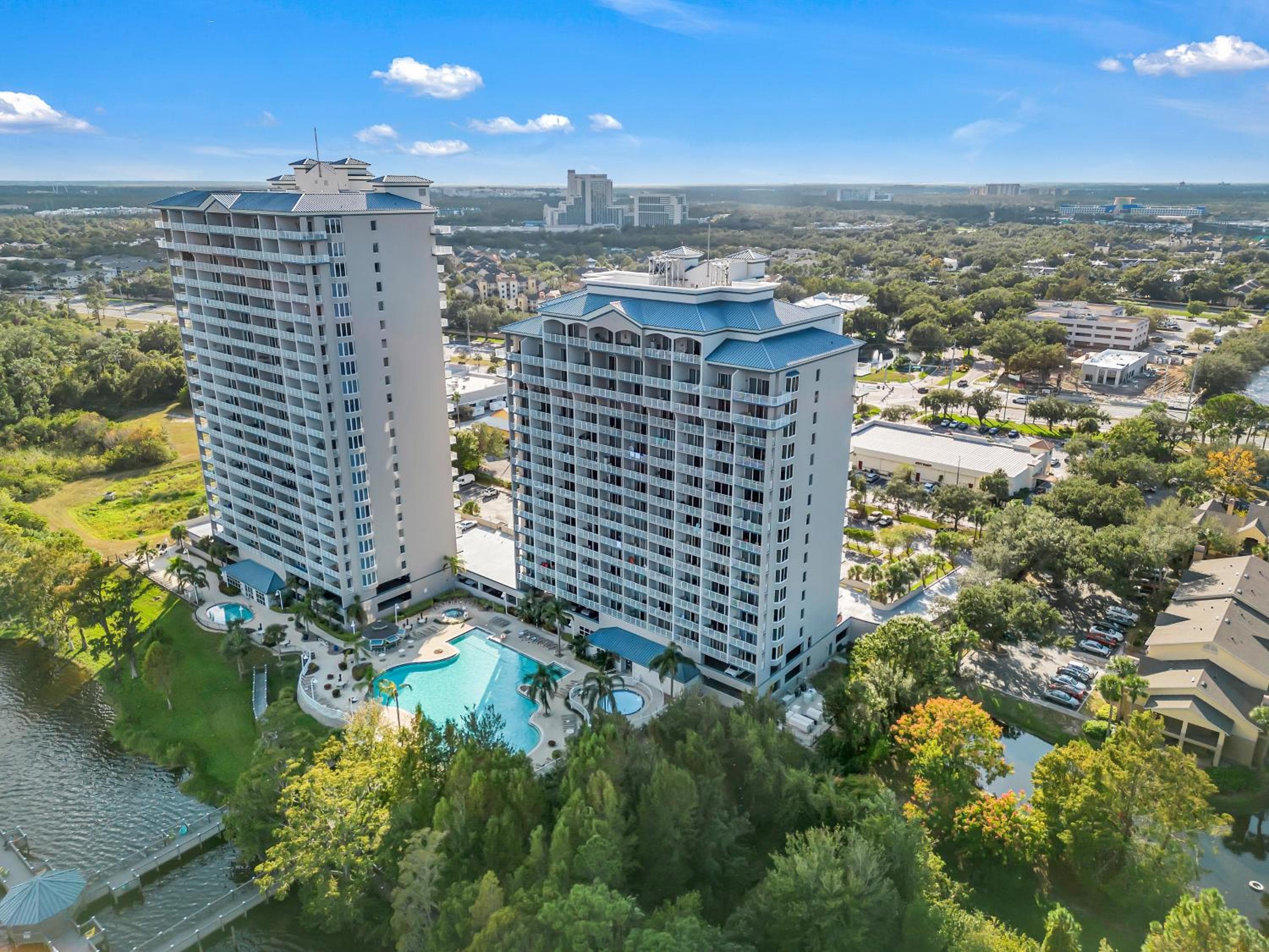 2BR condo minutes to Disney Springs, Orlando