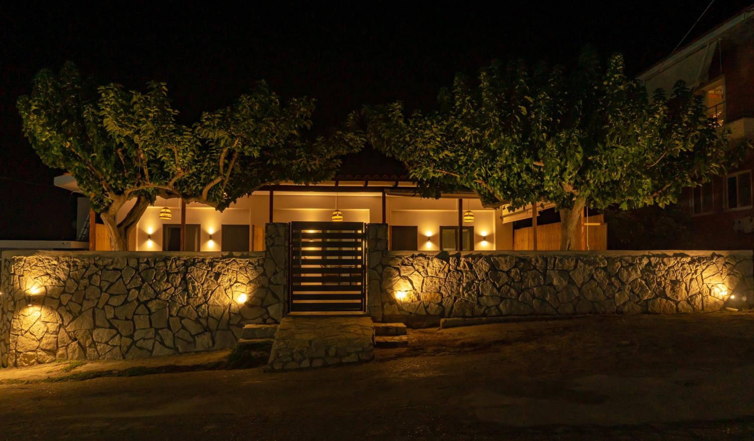 Lobelia Homes, Kanali