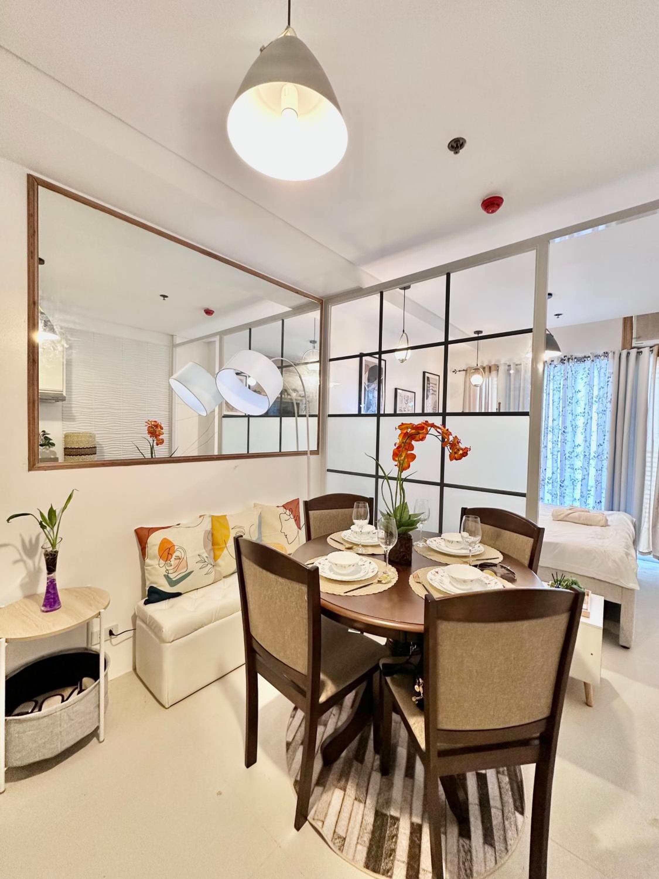 Scandinavian 1 BR beside SM CDO w POOL and Netflix, Cagayan de Oro
