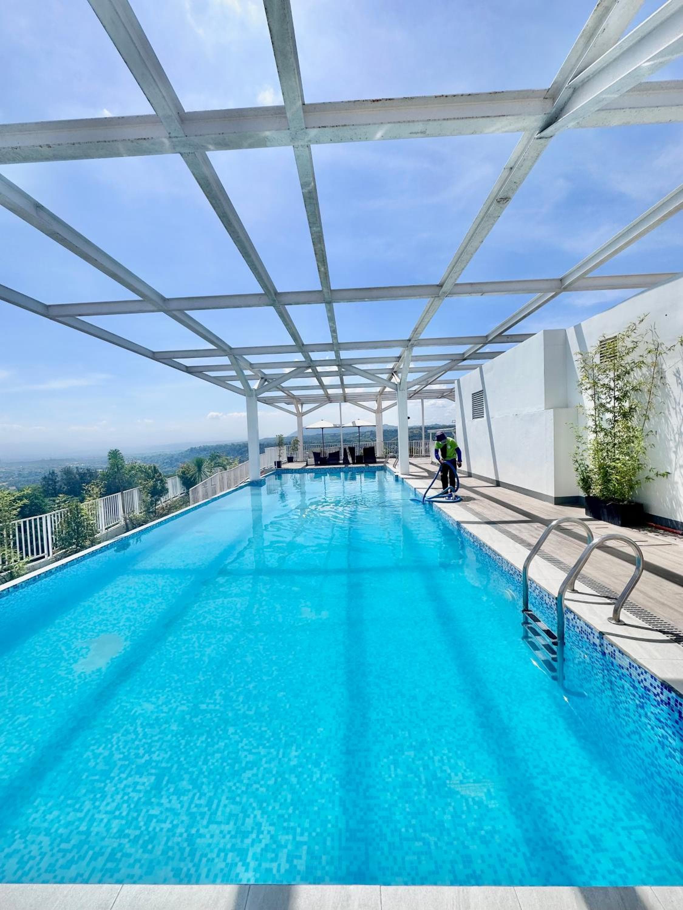Aesthetic One Bedroom Beside SM w Pool, Wifi and Netflix, Cagayan de Oro, photo 5