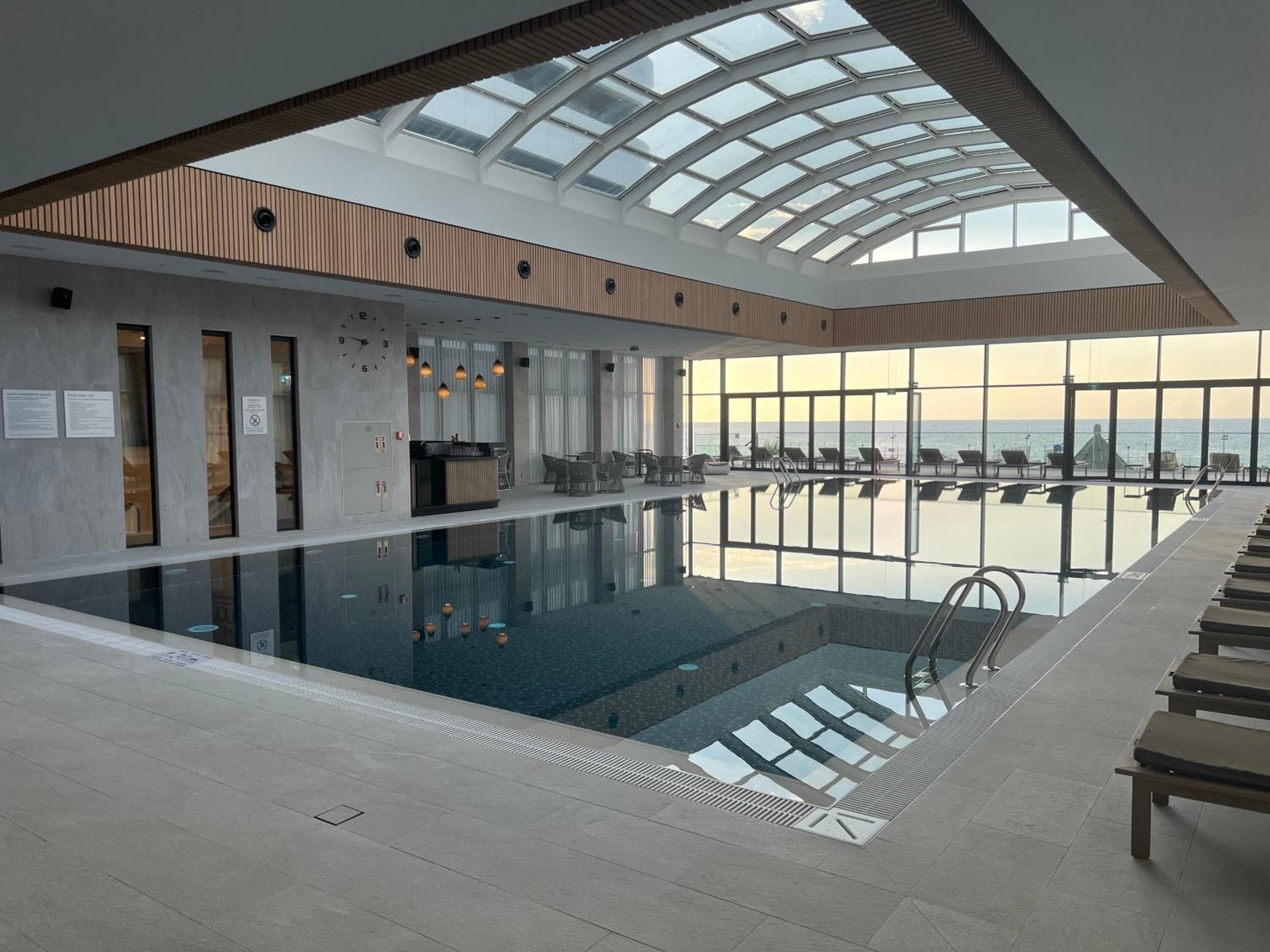 Viva beach Apartments in Alliance palace, Batumi, photo 5