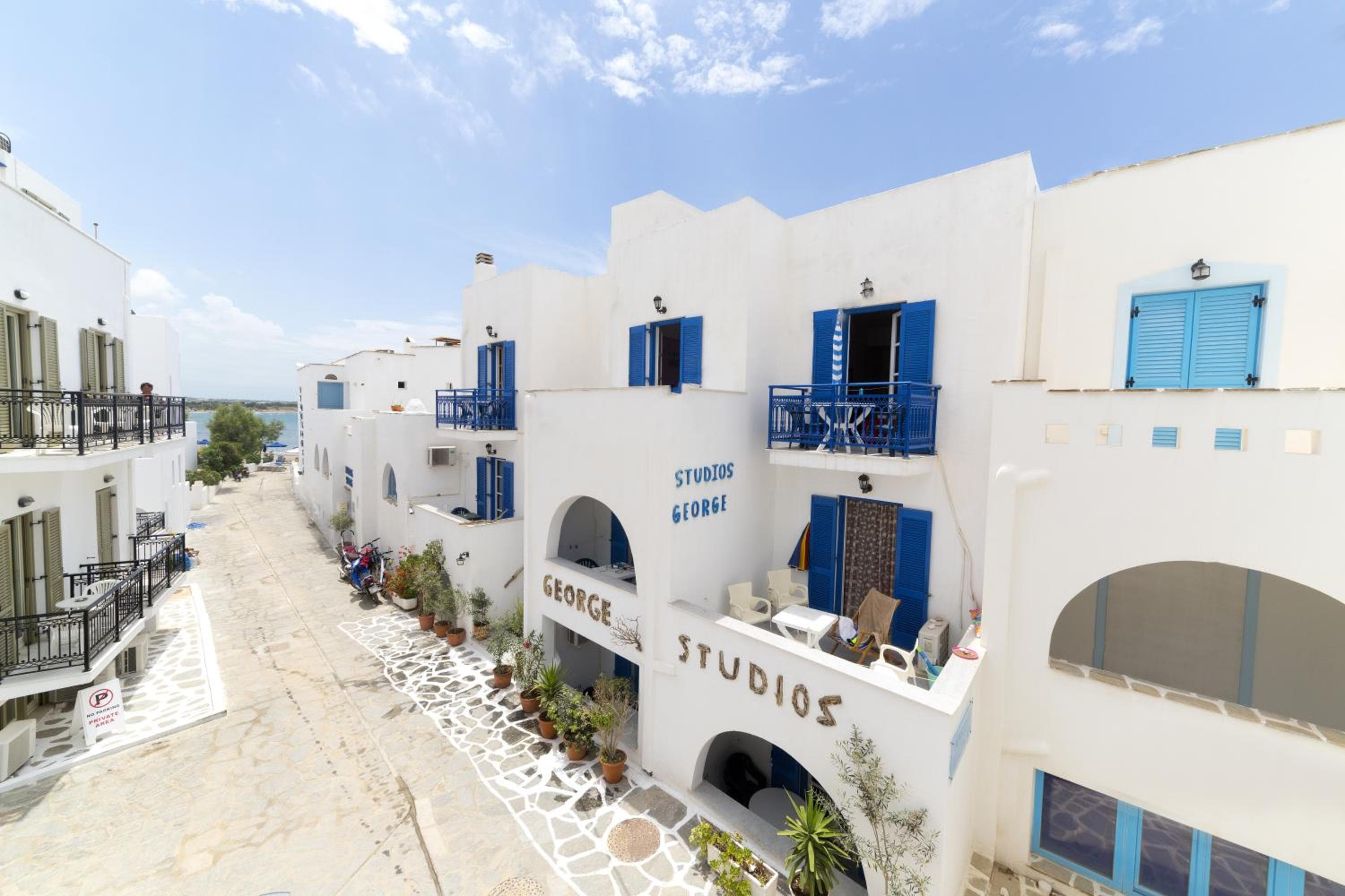 George Studios, Naxos Chora
