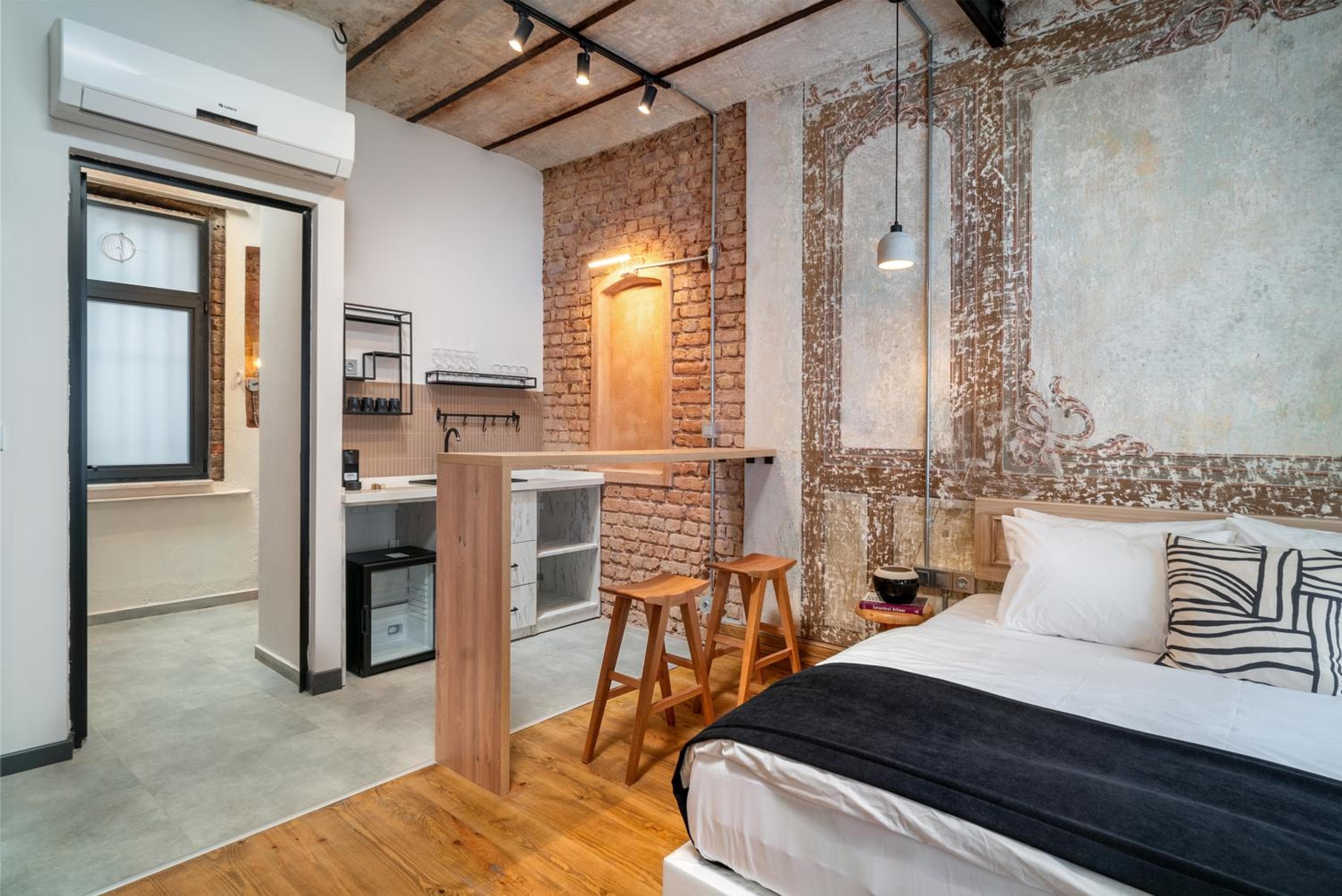 Urban Quarters - Büklü Han, Istanbul, photo 6